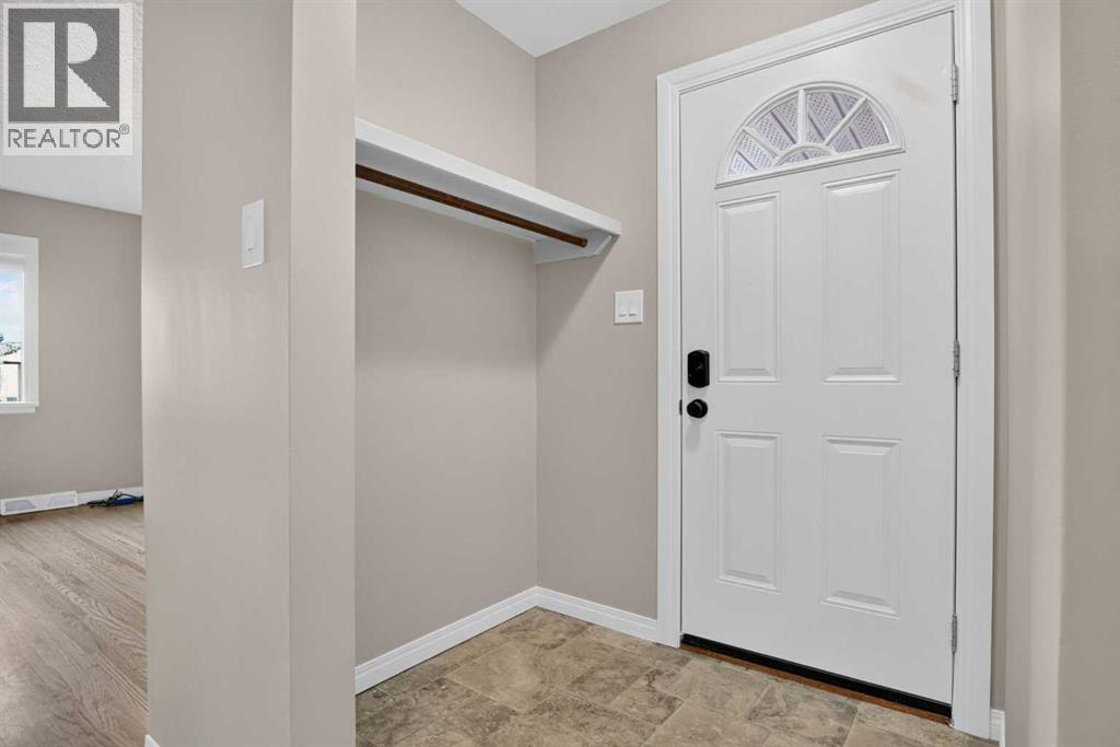 136 41 Avenue NW - photo 3