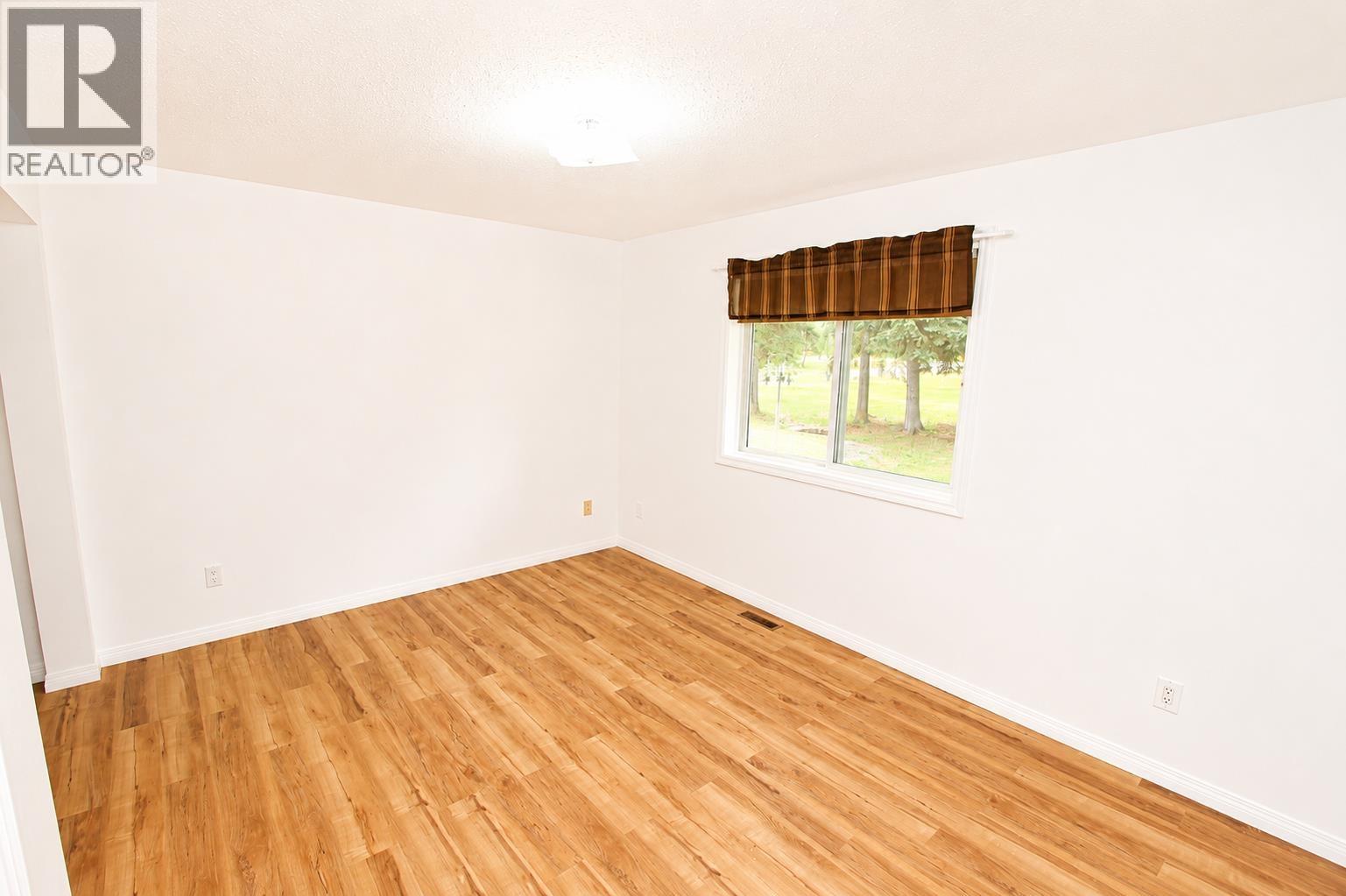 1017 LUND ROAD - 12