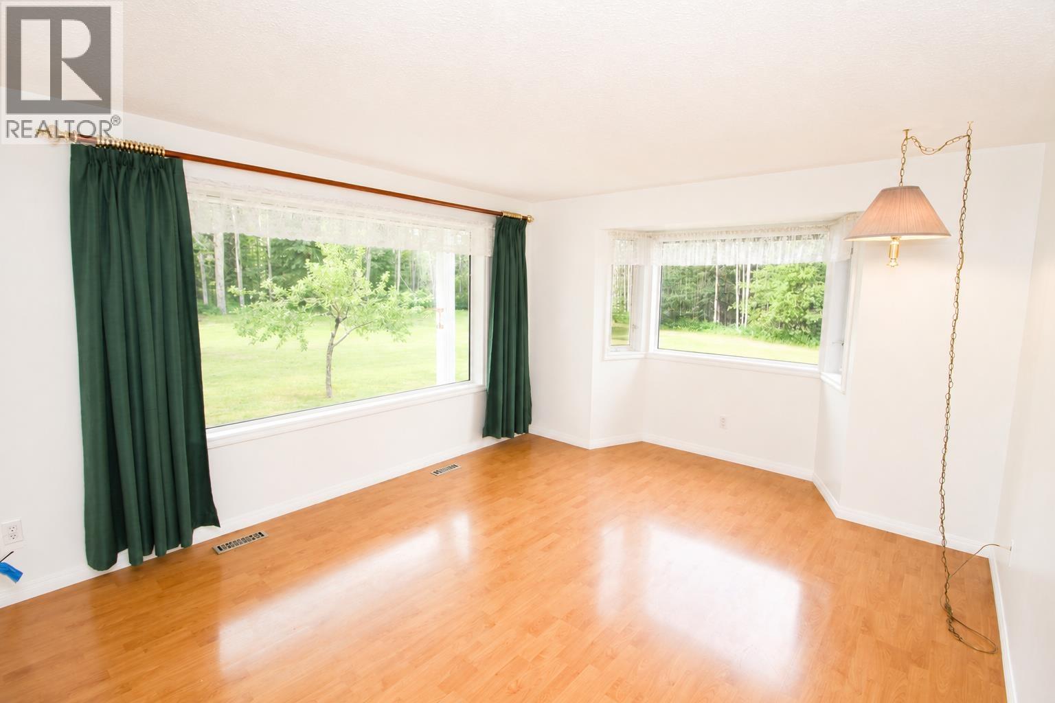 1017 LUND ROAD - 4