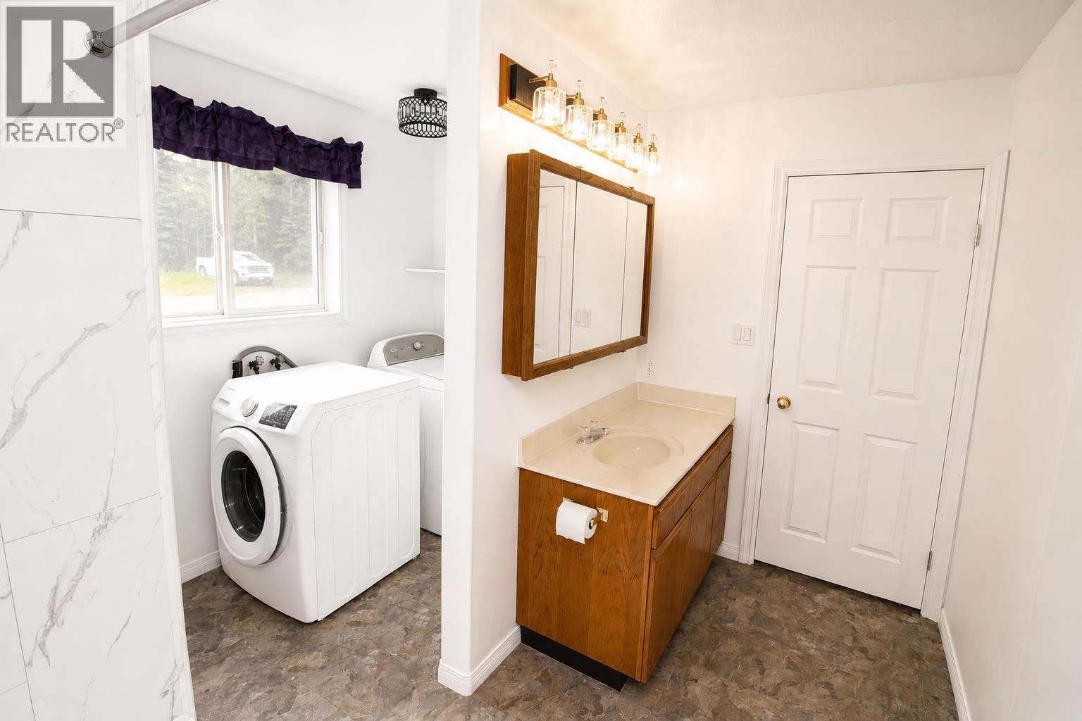 1017 LUND ROAD - 14