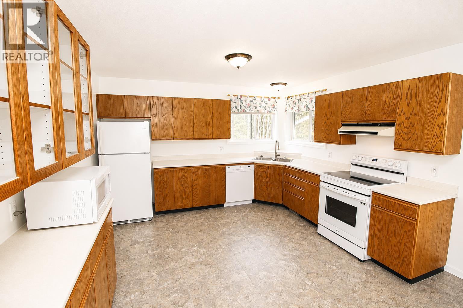 1017 LUND ROAD - 5