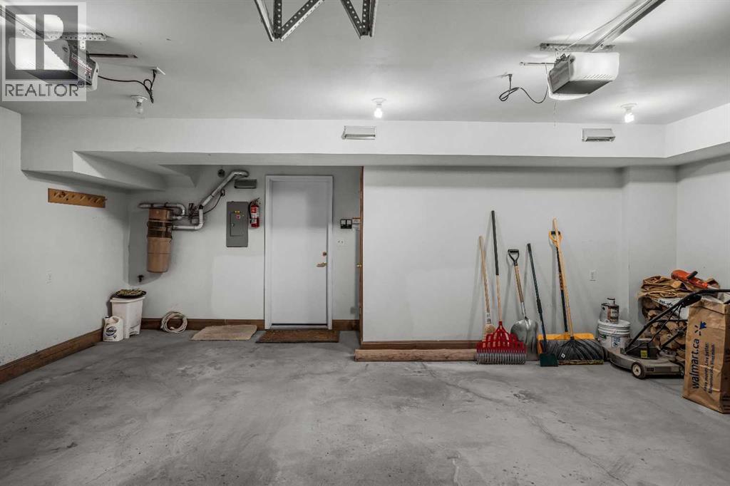 349 Otter Street — photo 40