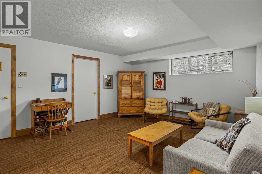 349 Otter Street — photo 36