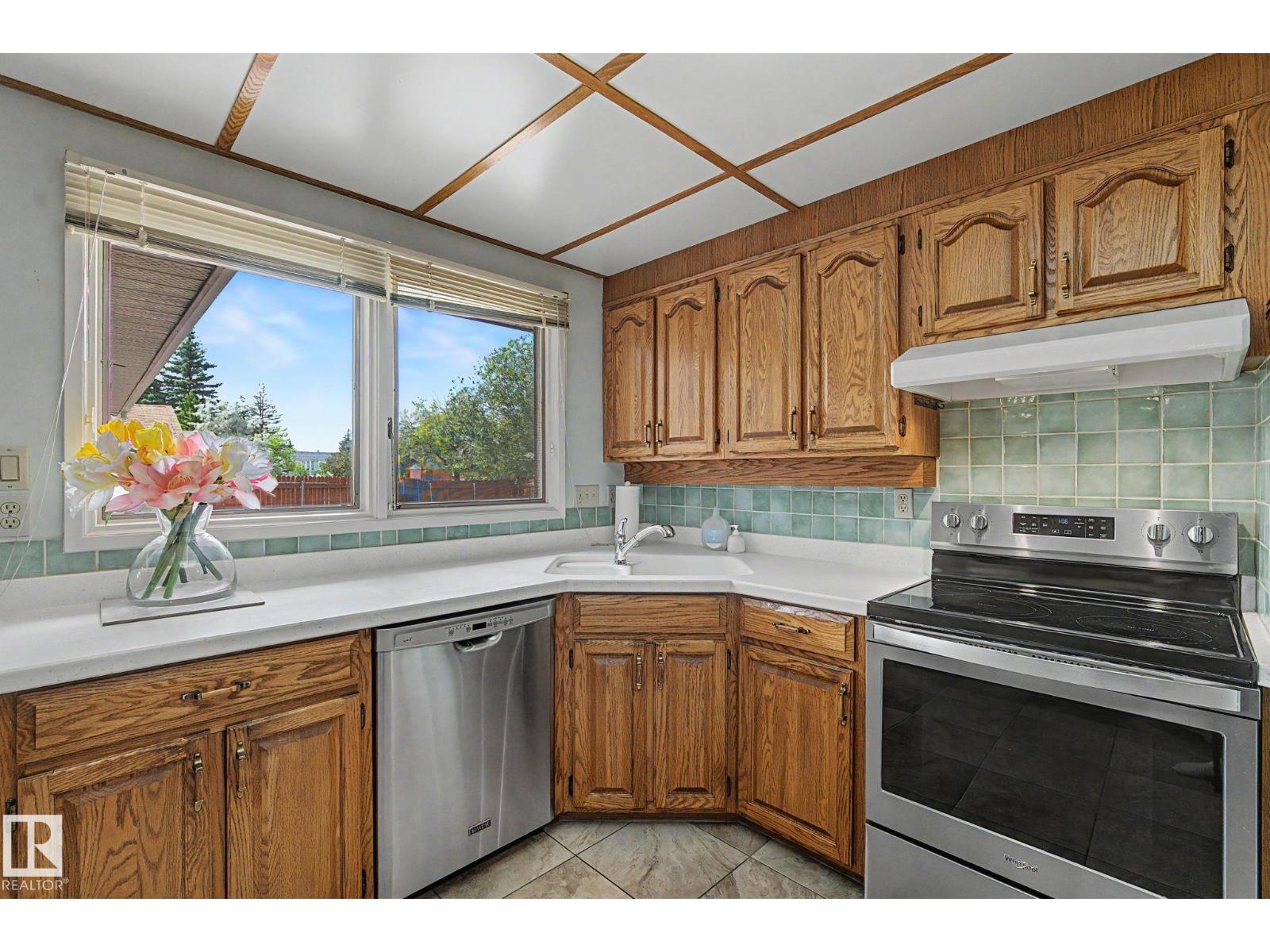 5112 143 ST NW - 23