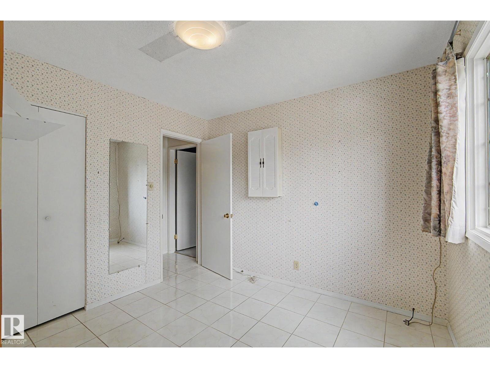 5112 143 ST NW - 27