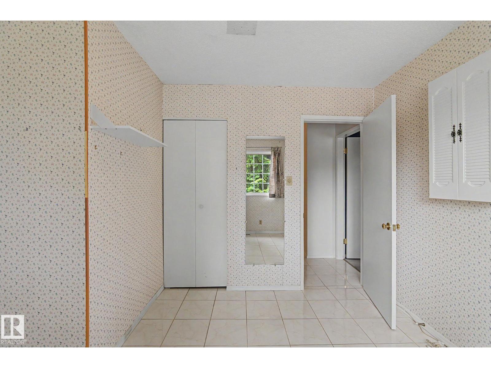 5112 143 ST NW - 28