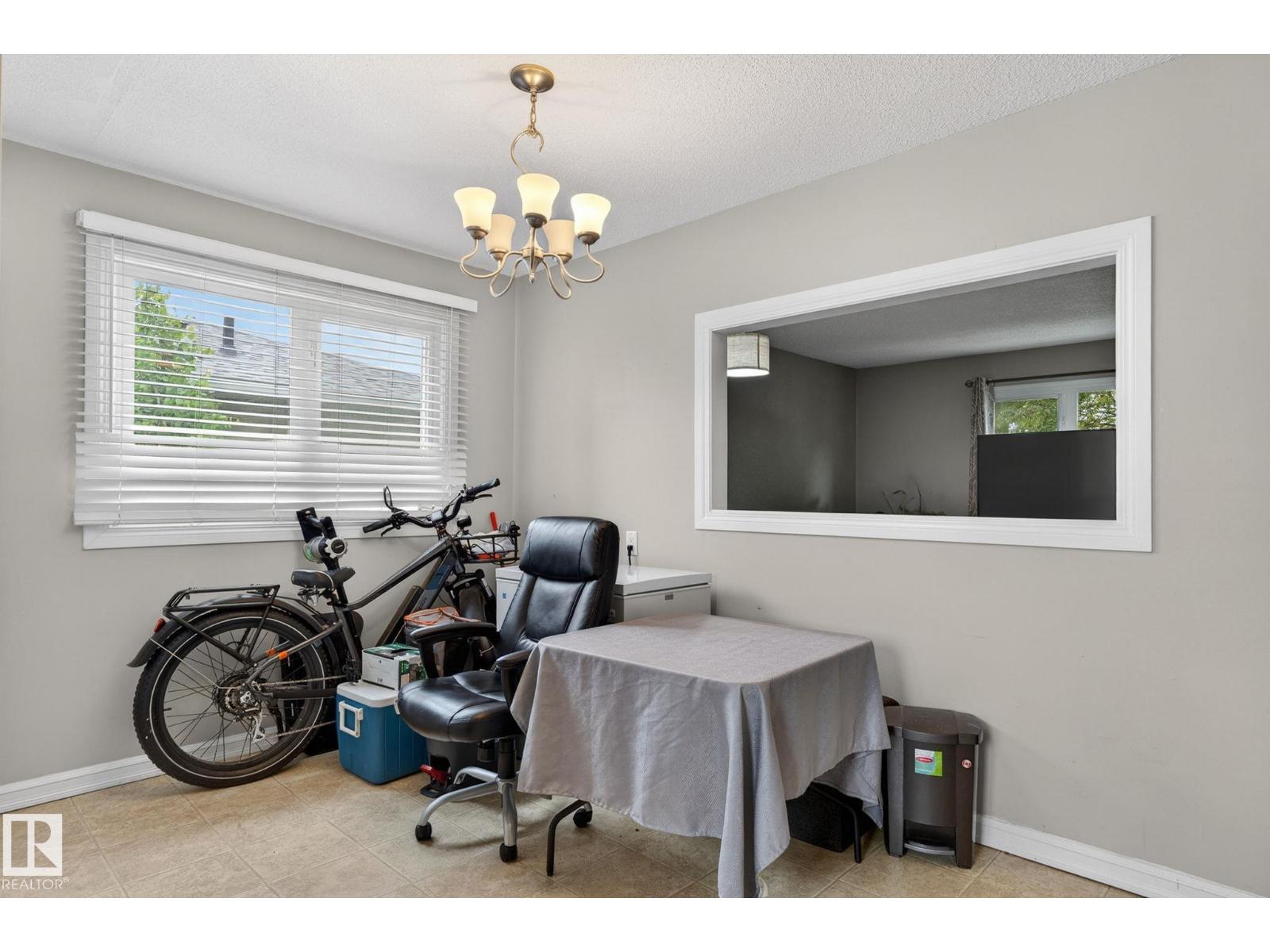 7804 136 AV NW - 14