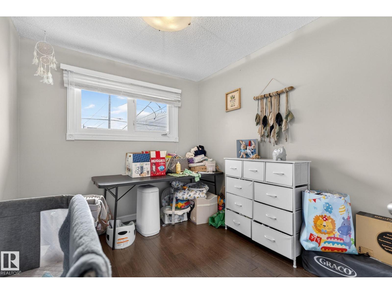 7804 136 AV NW - 21
