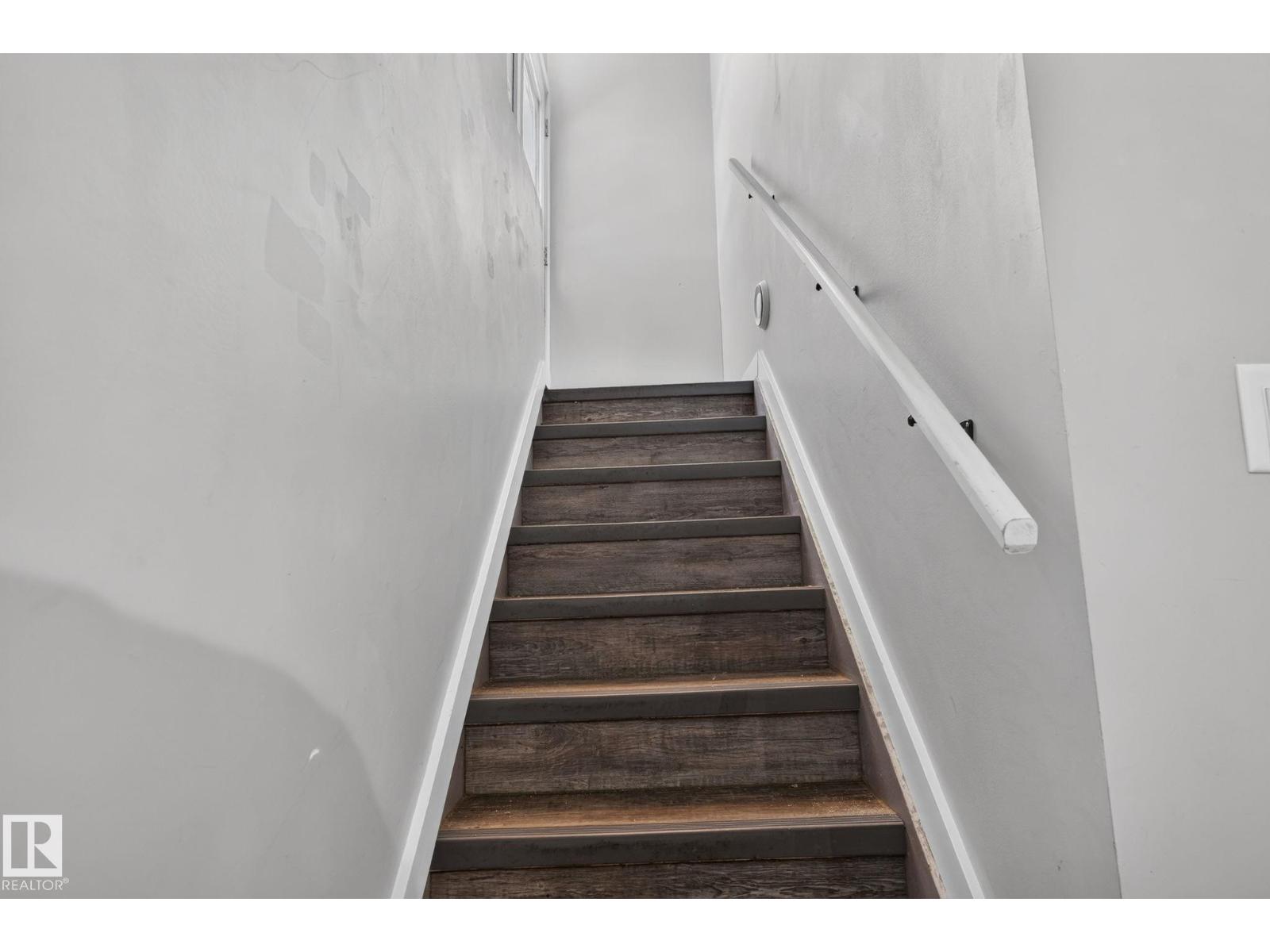 7804 136 AV NW - 25