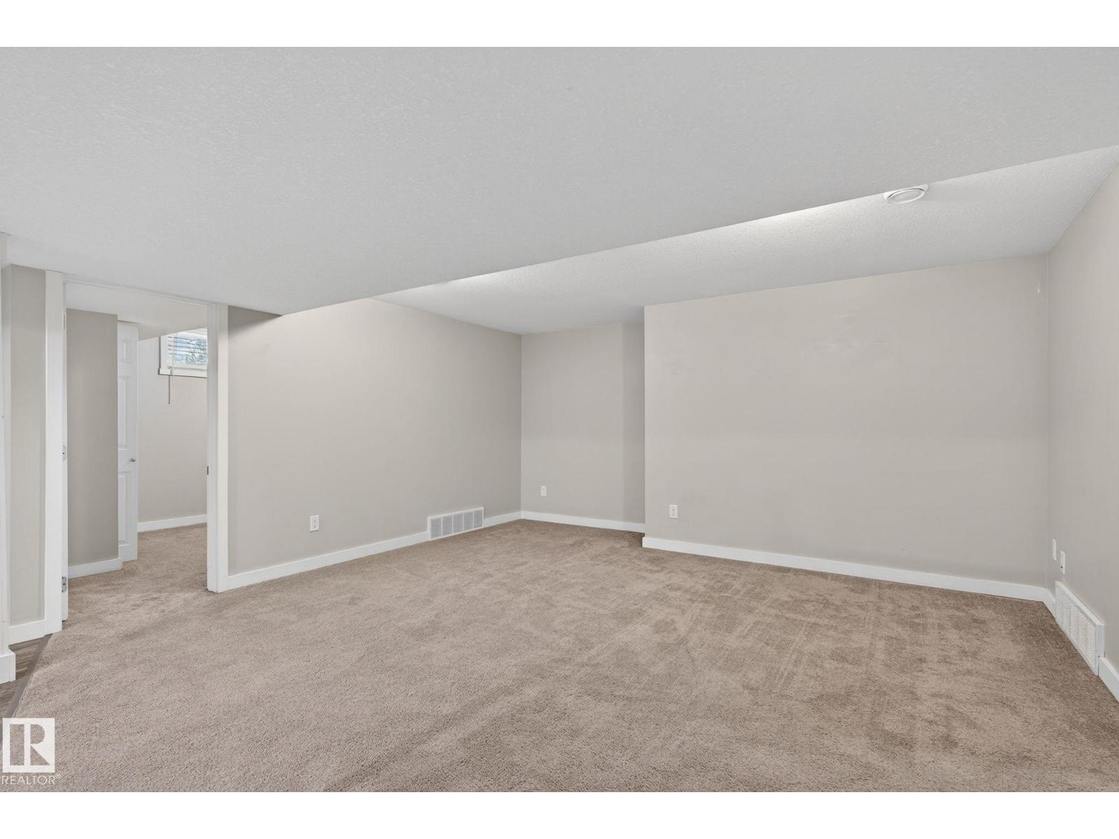 7804 136 AV NW - 34