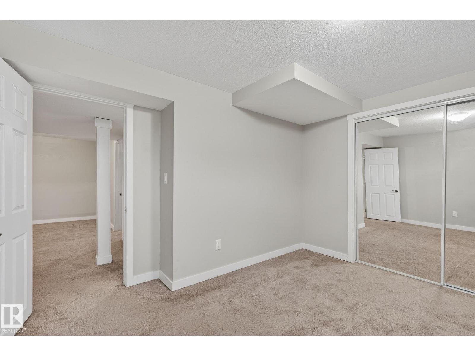 7804 136 AV NW - 40