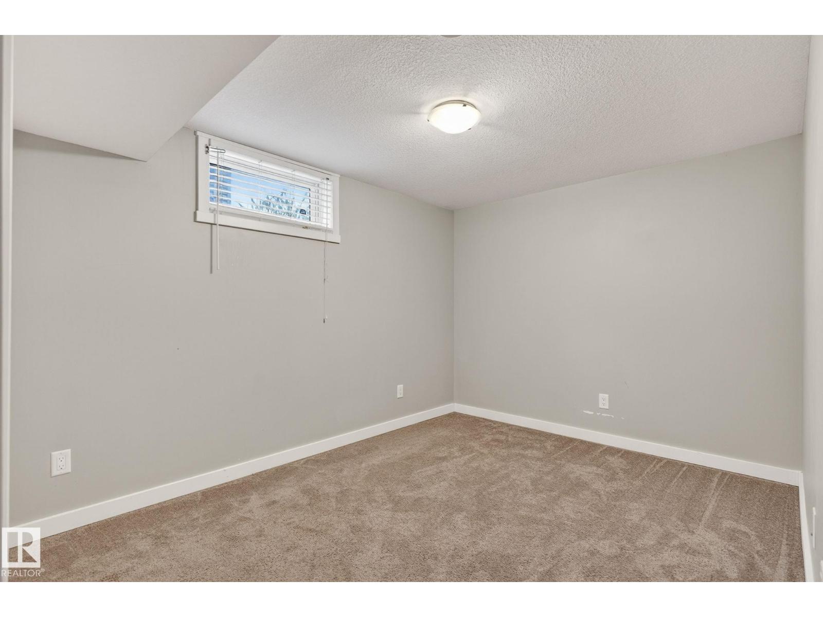 7804 136 AV NW - 44