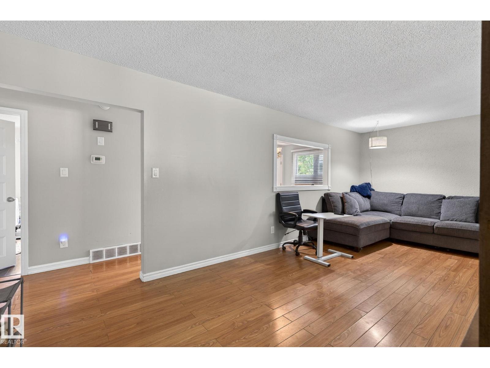 7804 136 AV NW - 5