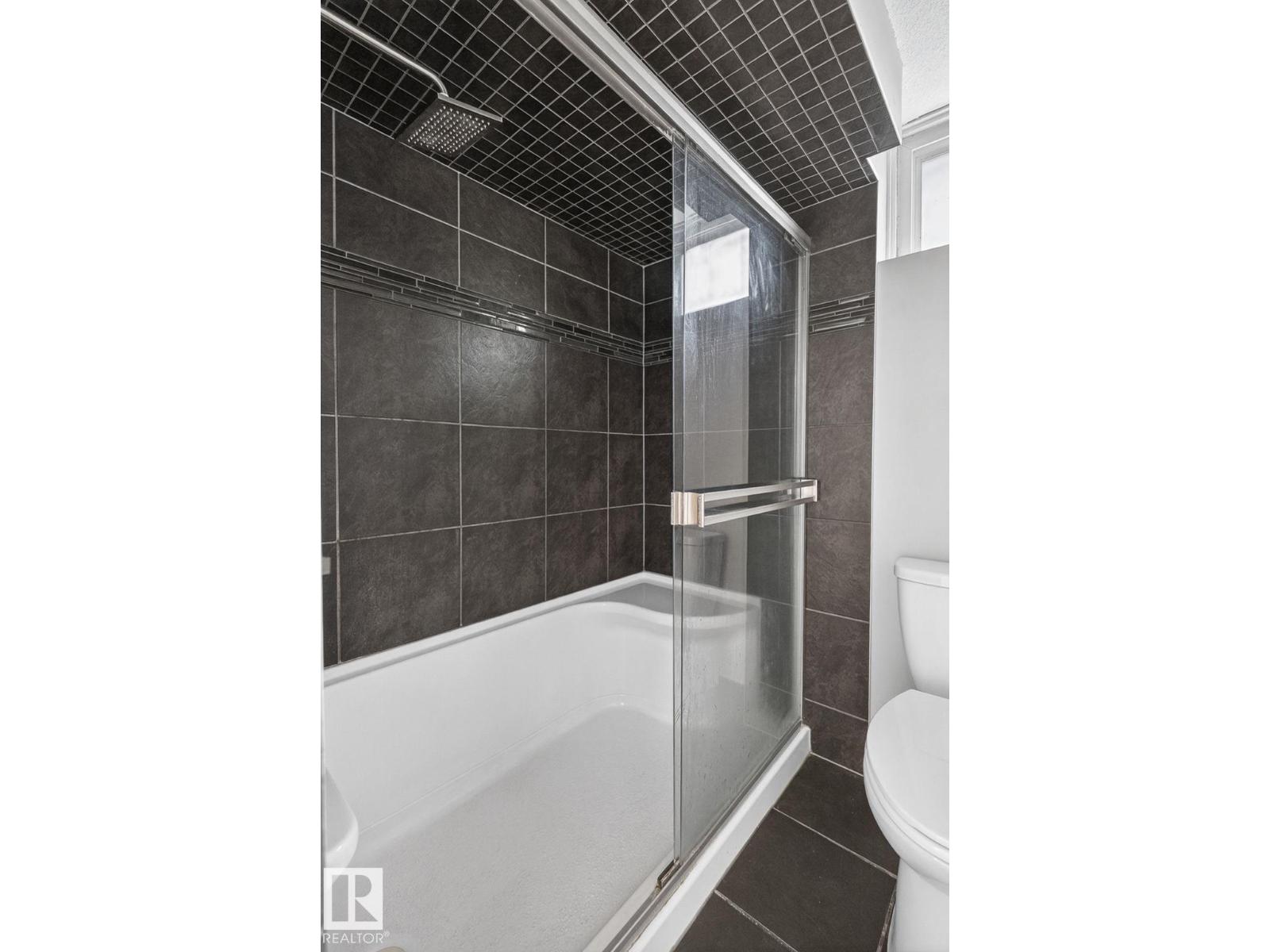 7804 136 AV NW - 51