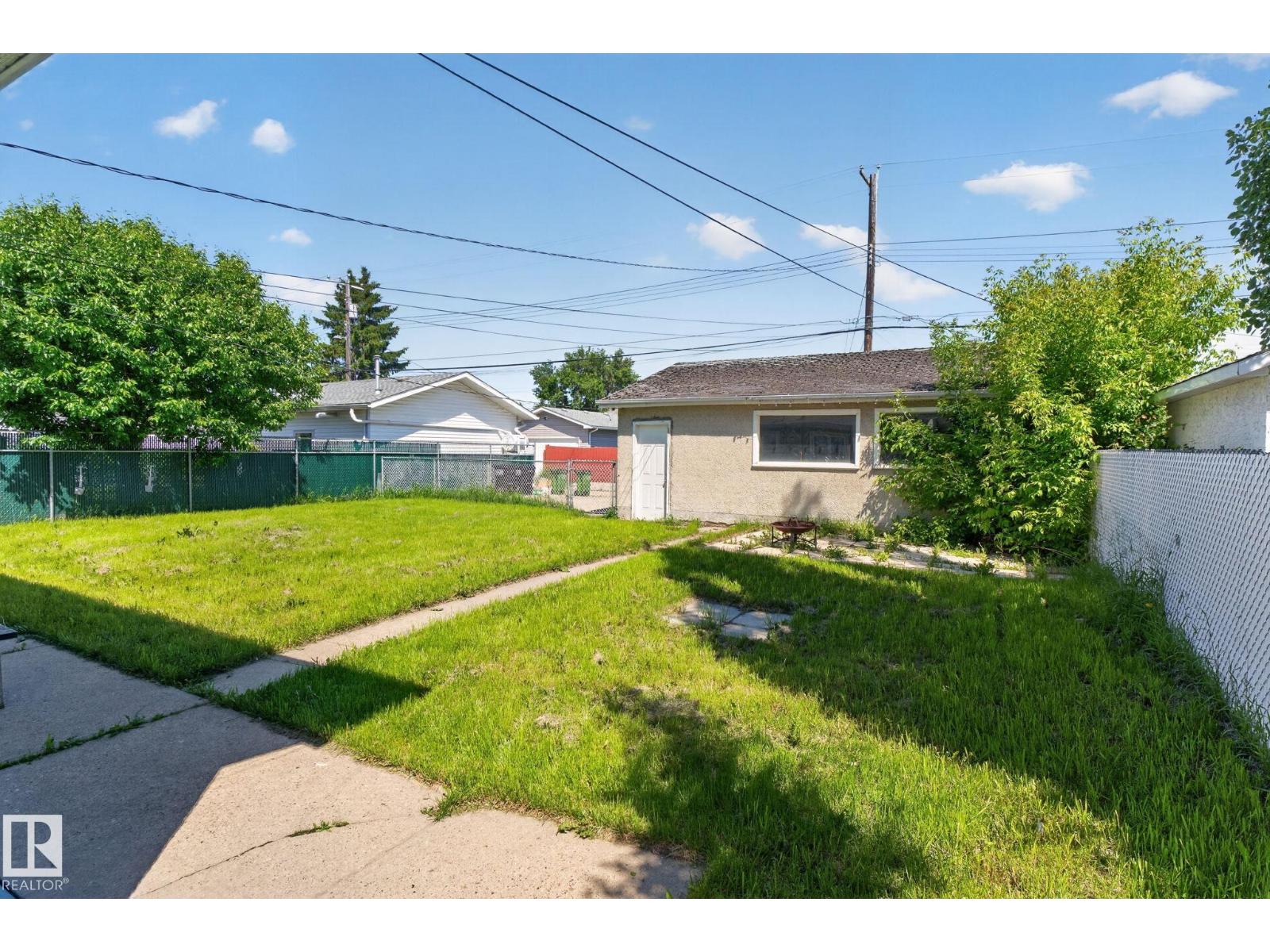 7804 136 AV NW - 62