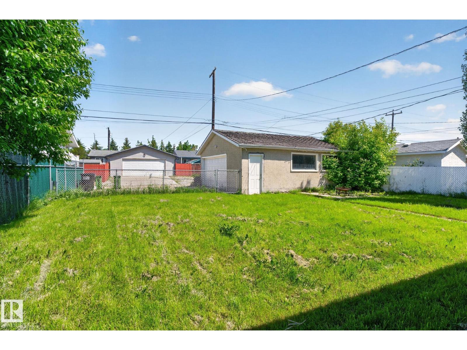 7804 136 AV NW - 64