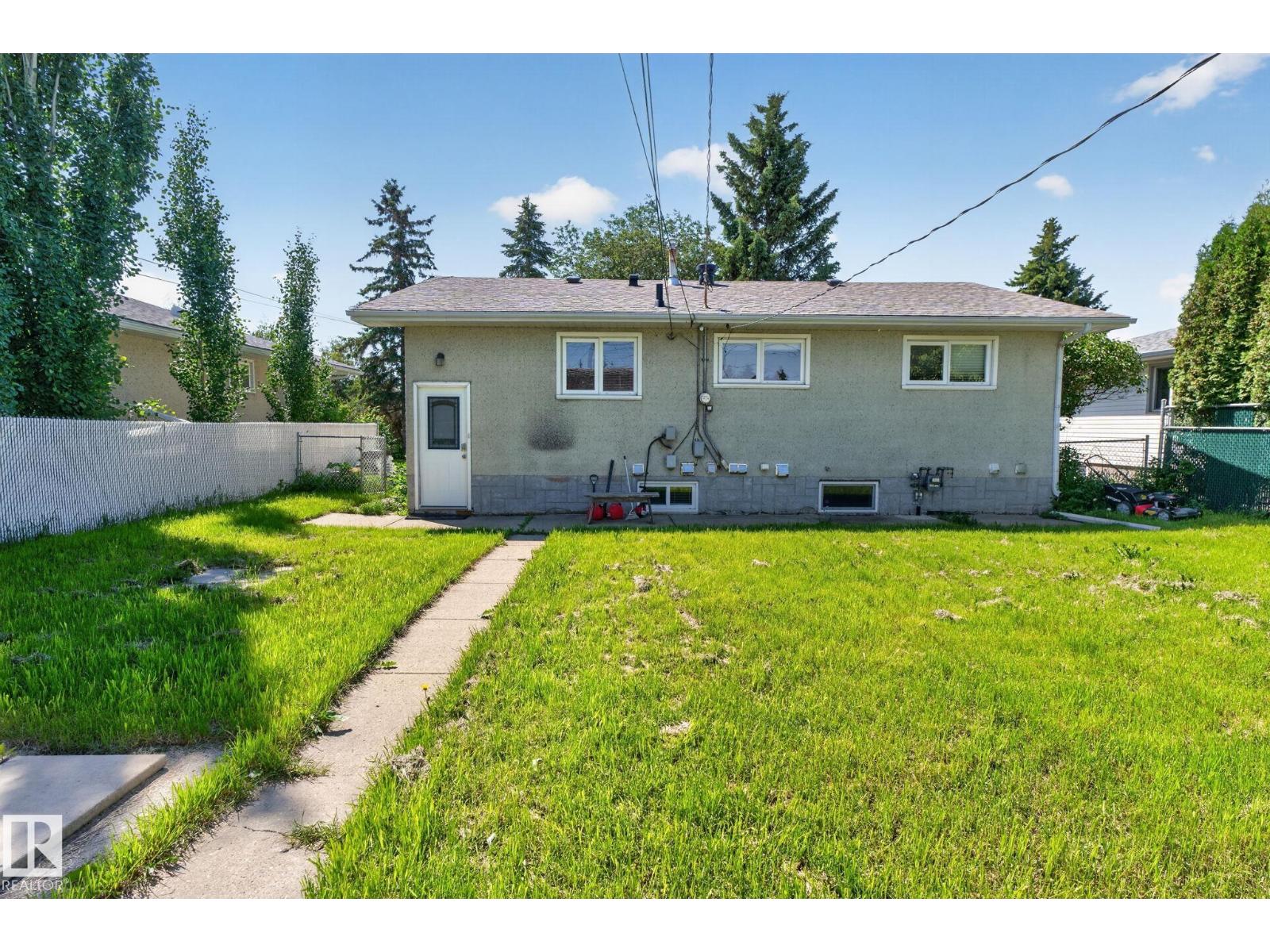 7804 136 AV NW - 65