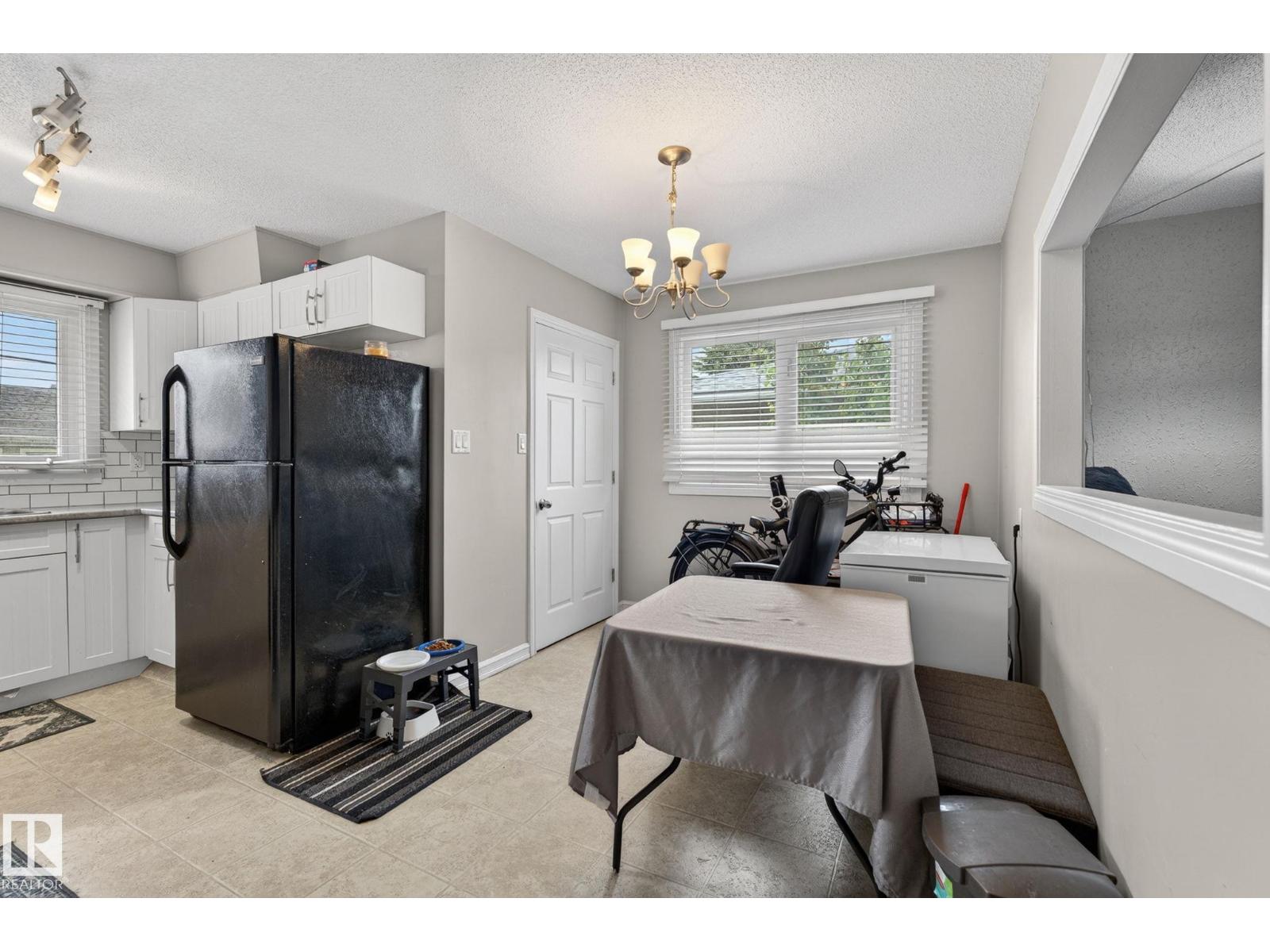7804 136 AV NW - 7