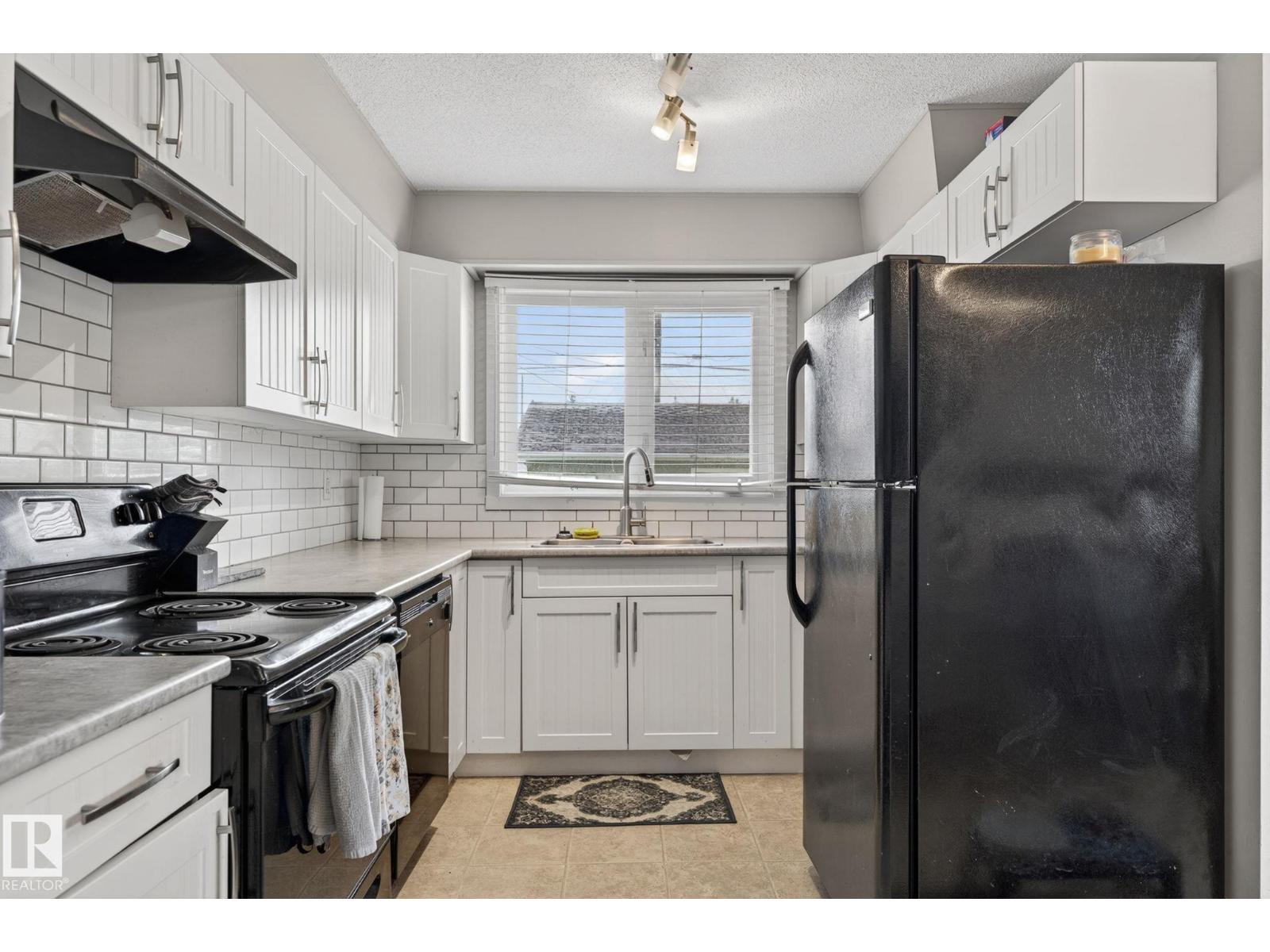 7804 136 AV NW - 8