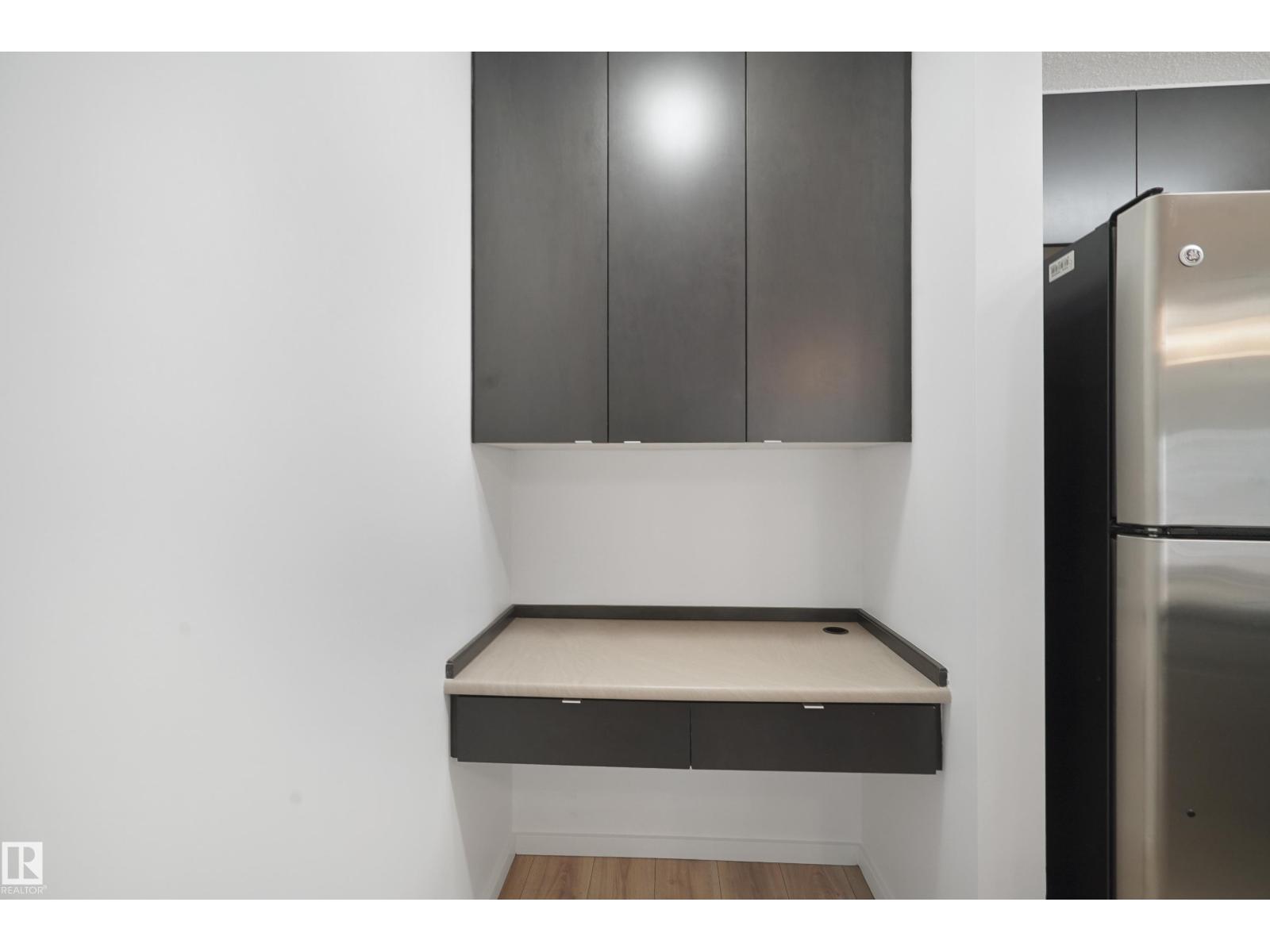 #114 3357 16A AV NW - 11
