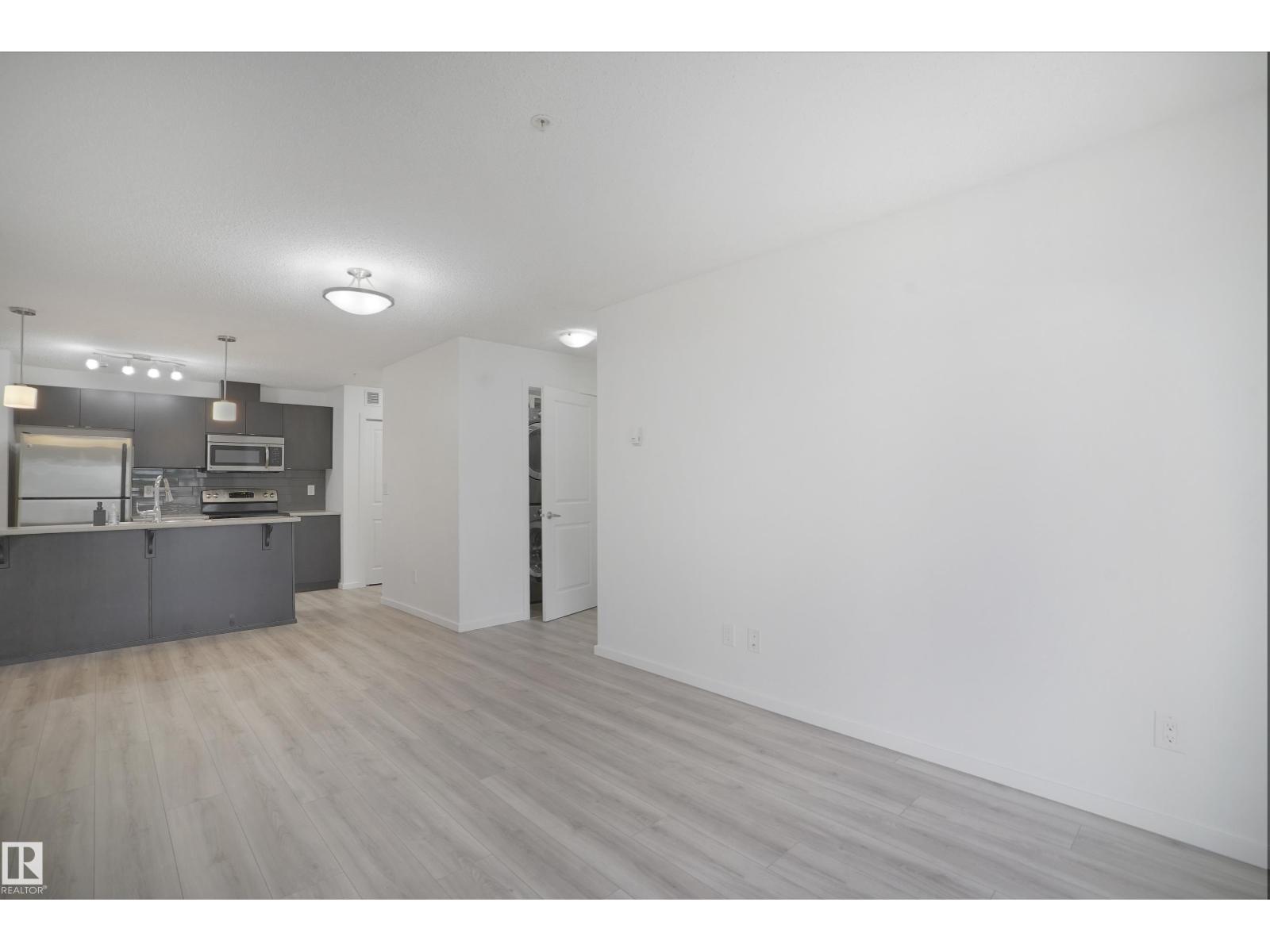 #114 3357 16A AV NW - 17