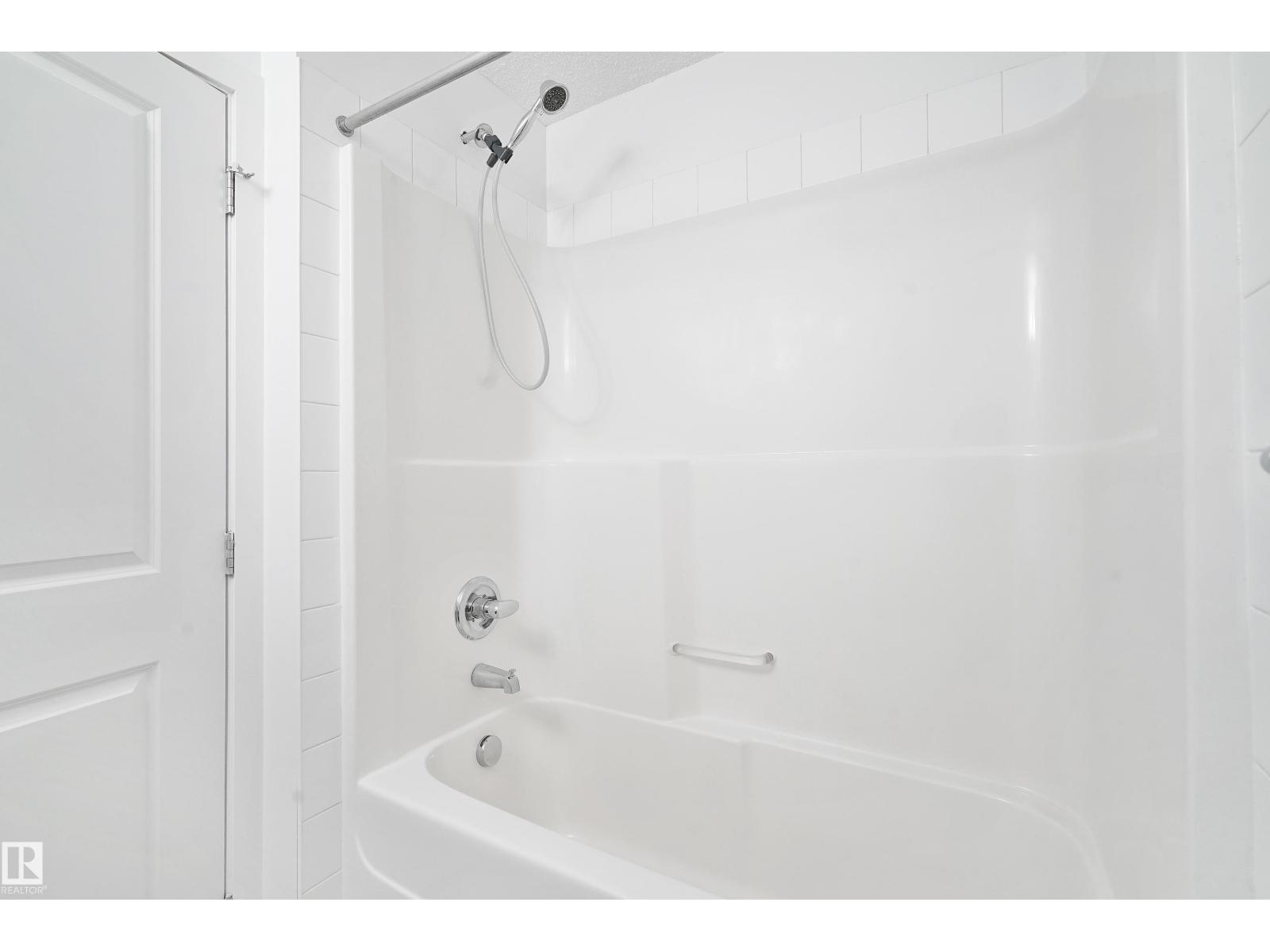 #114 3357 16A AV NW - 36