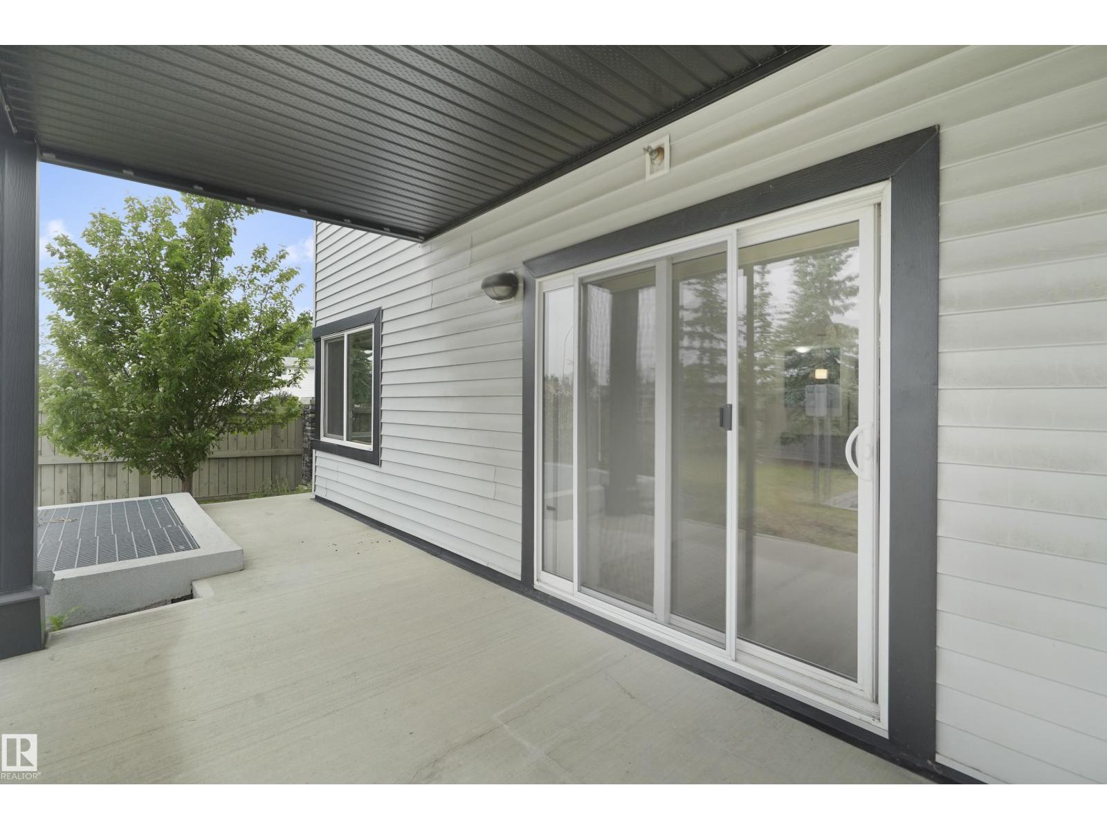 #114 3357 16A AV NW - 40