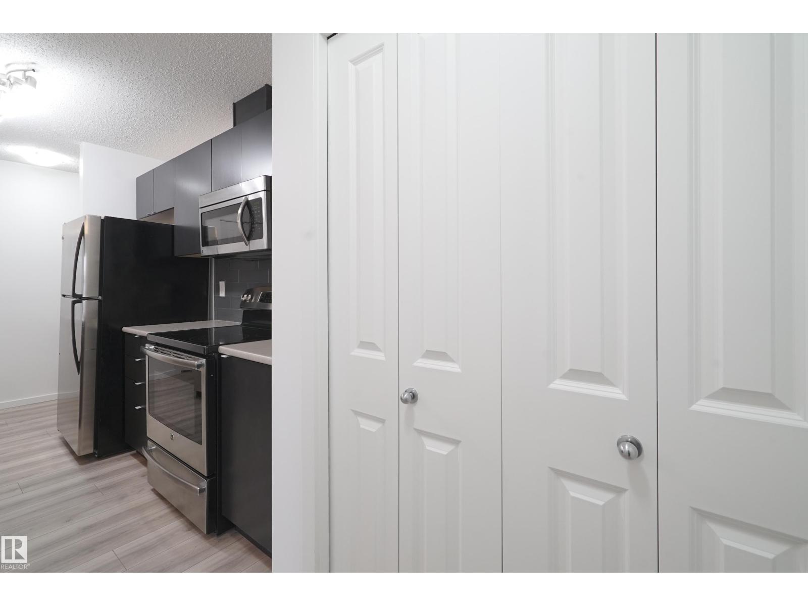 #114 3357 16A AV NW - 6
