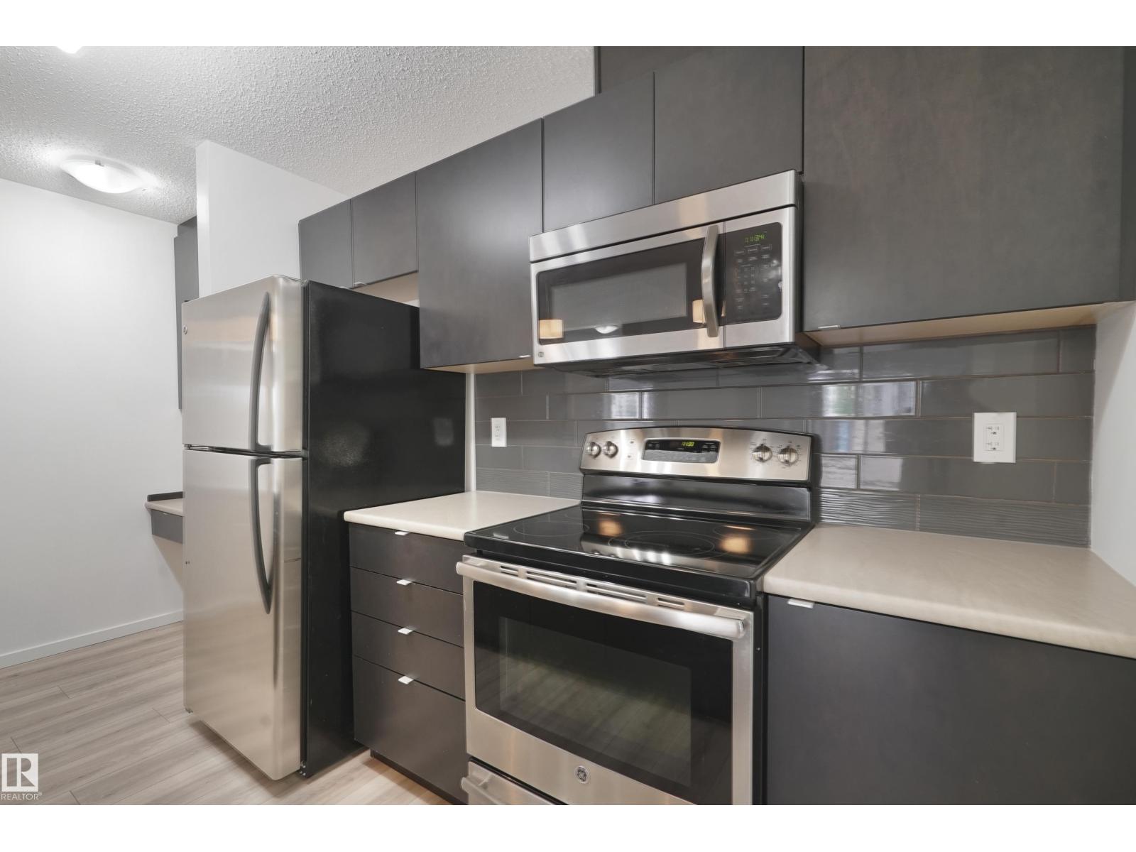 #114 3357 16A AV NW - 7