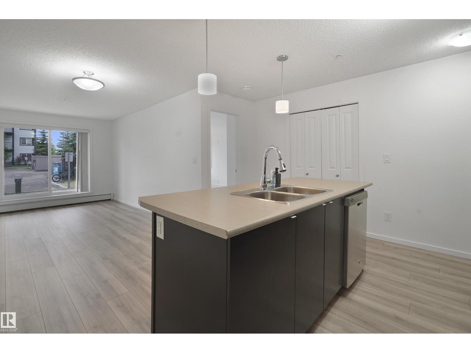 #114 3357 16A AV NW - 8