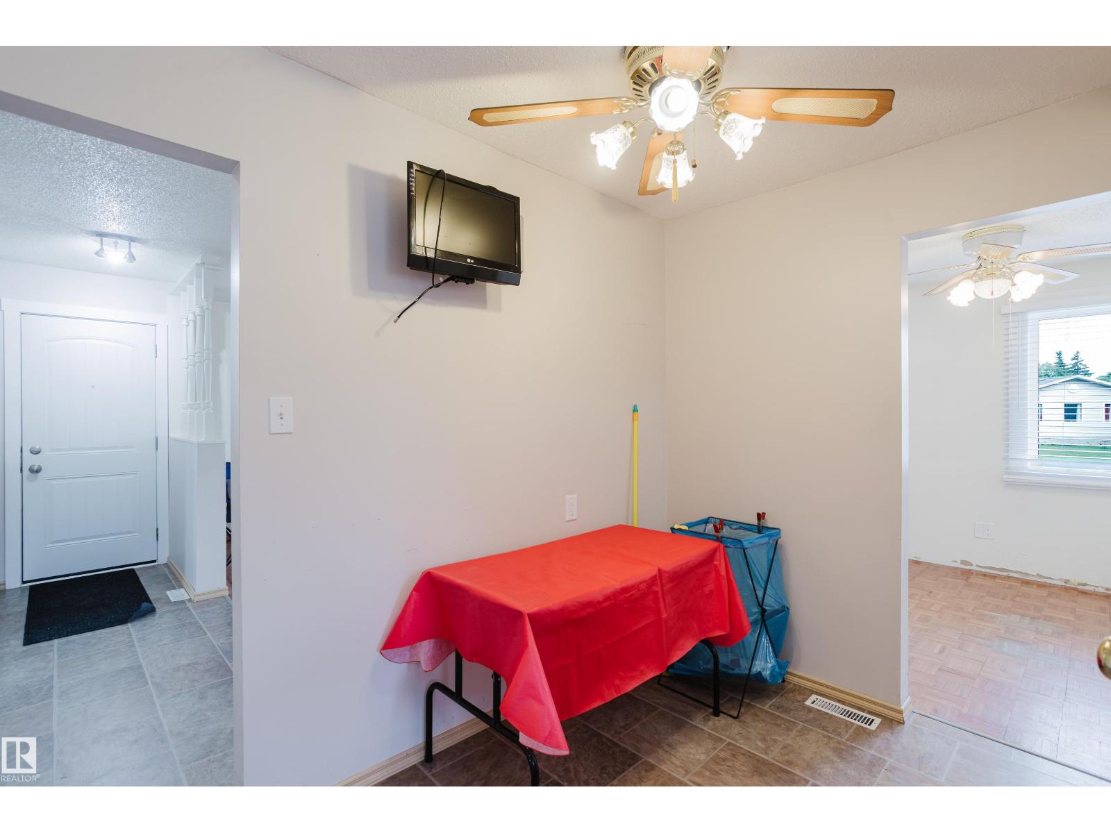 212 Homestead CR NW - 15