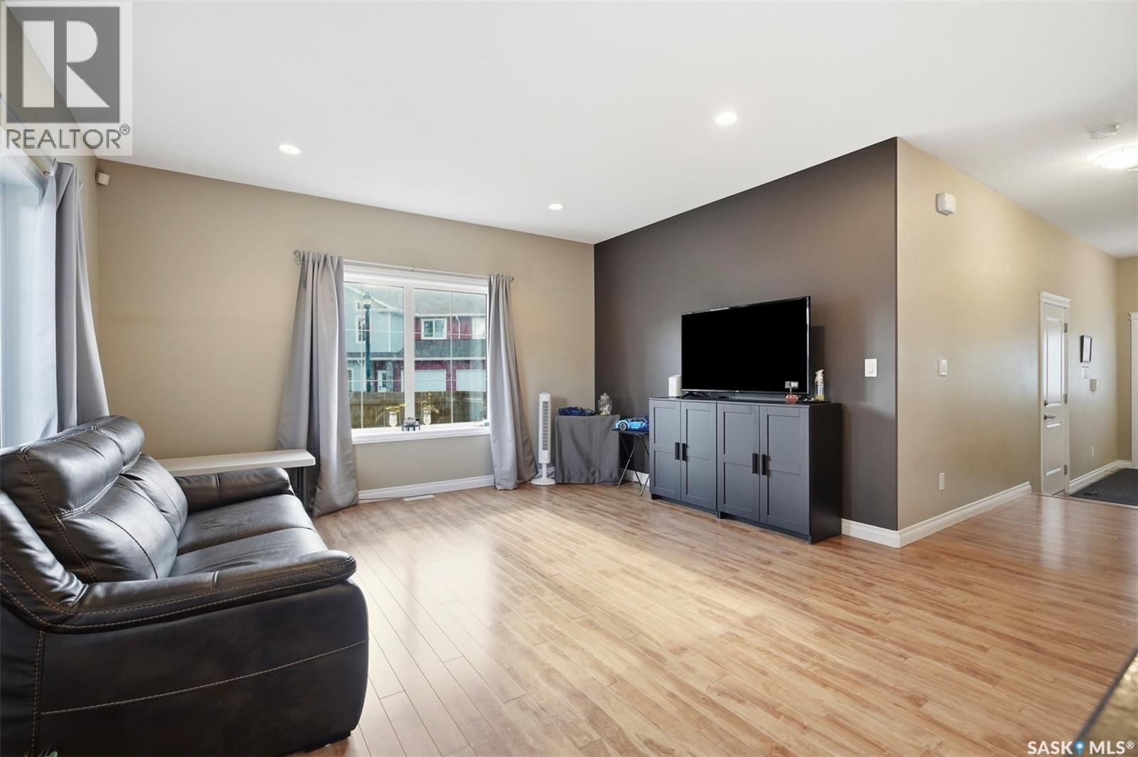 #601 315 Zary ROAD - 17