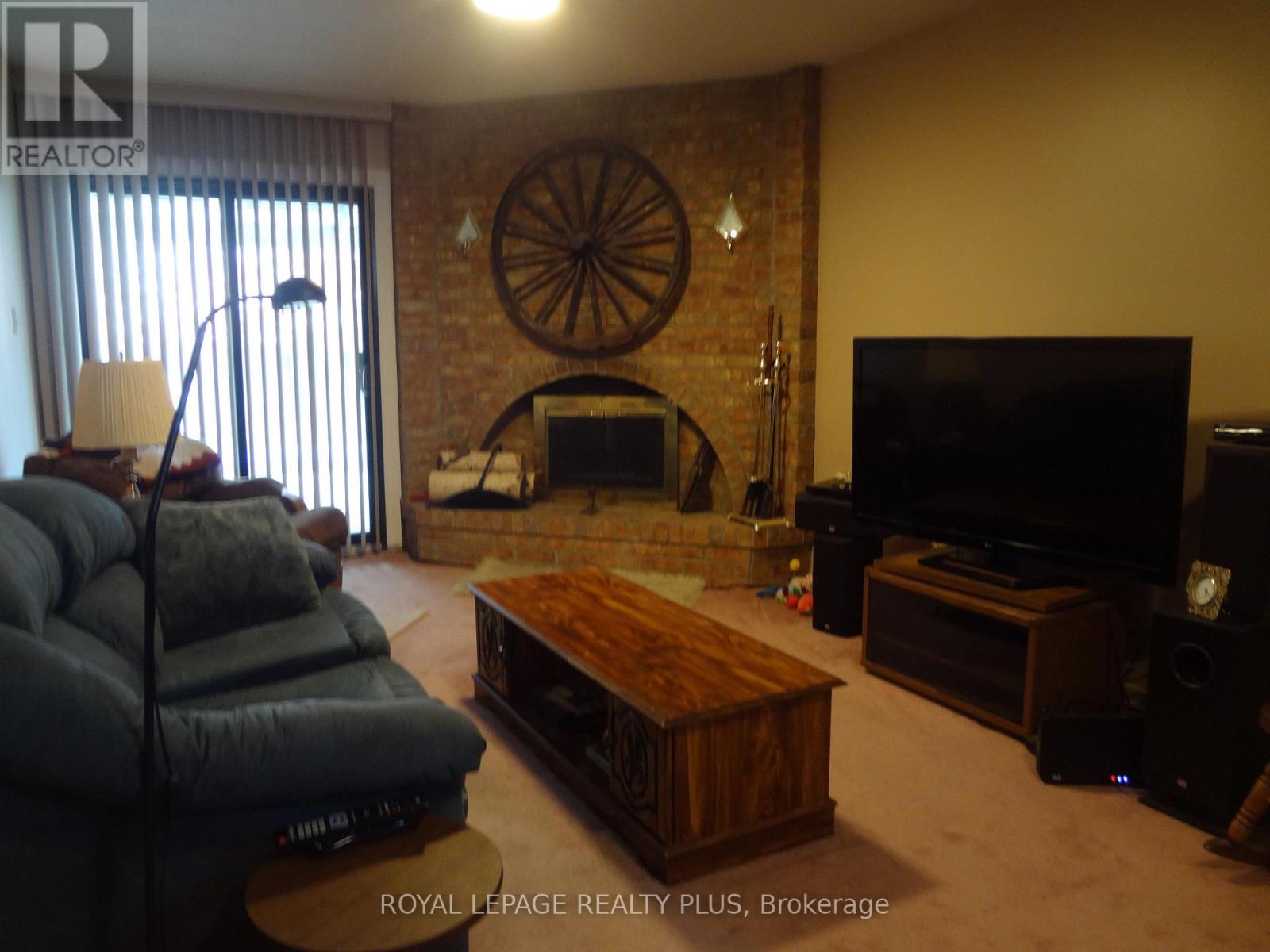 4170 TREETOP CRESCENT - 13