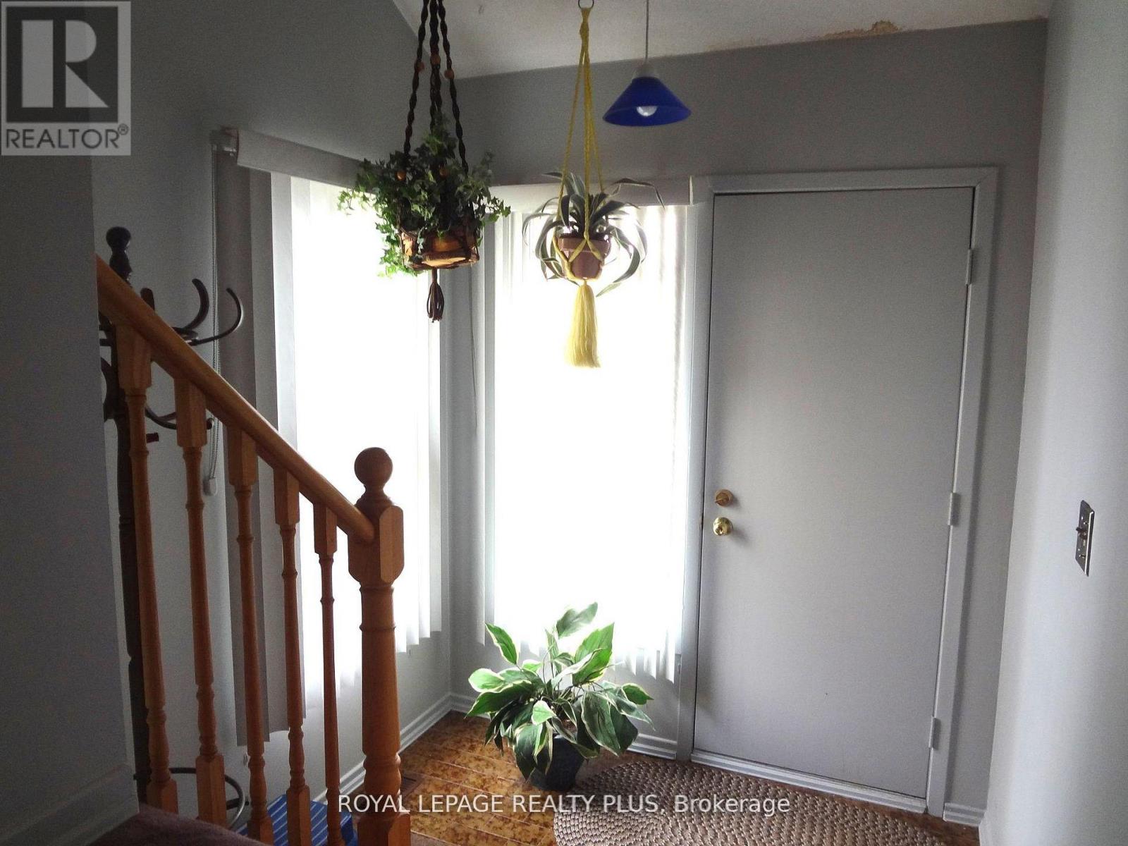 4170 TREETOP CRESCENT - 2