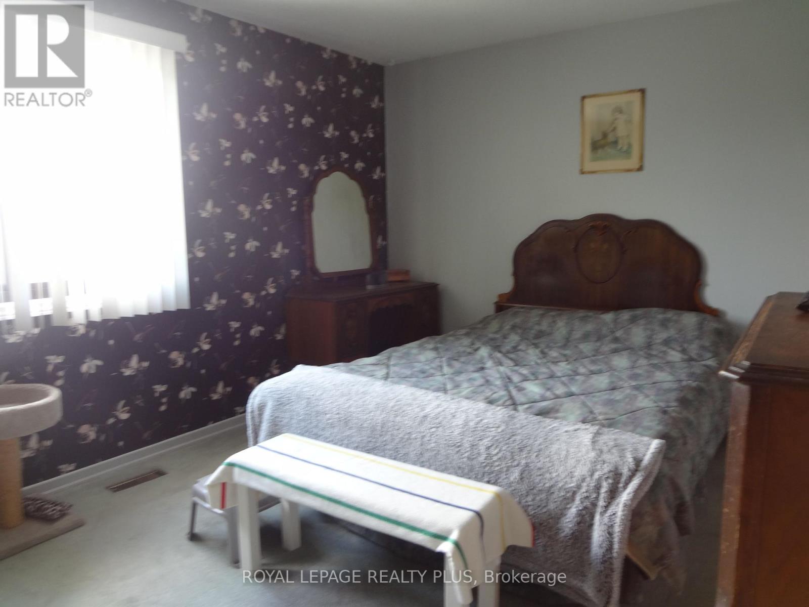 4170 TREETOP CRESCENT - 22