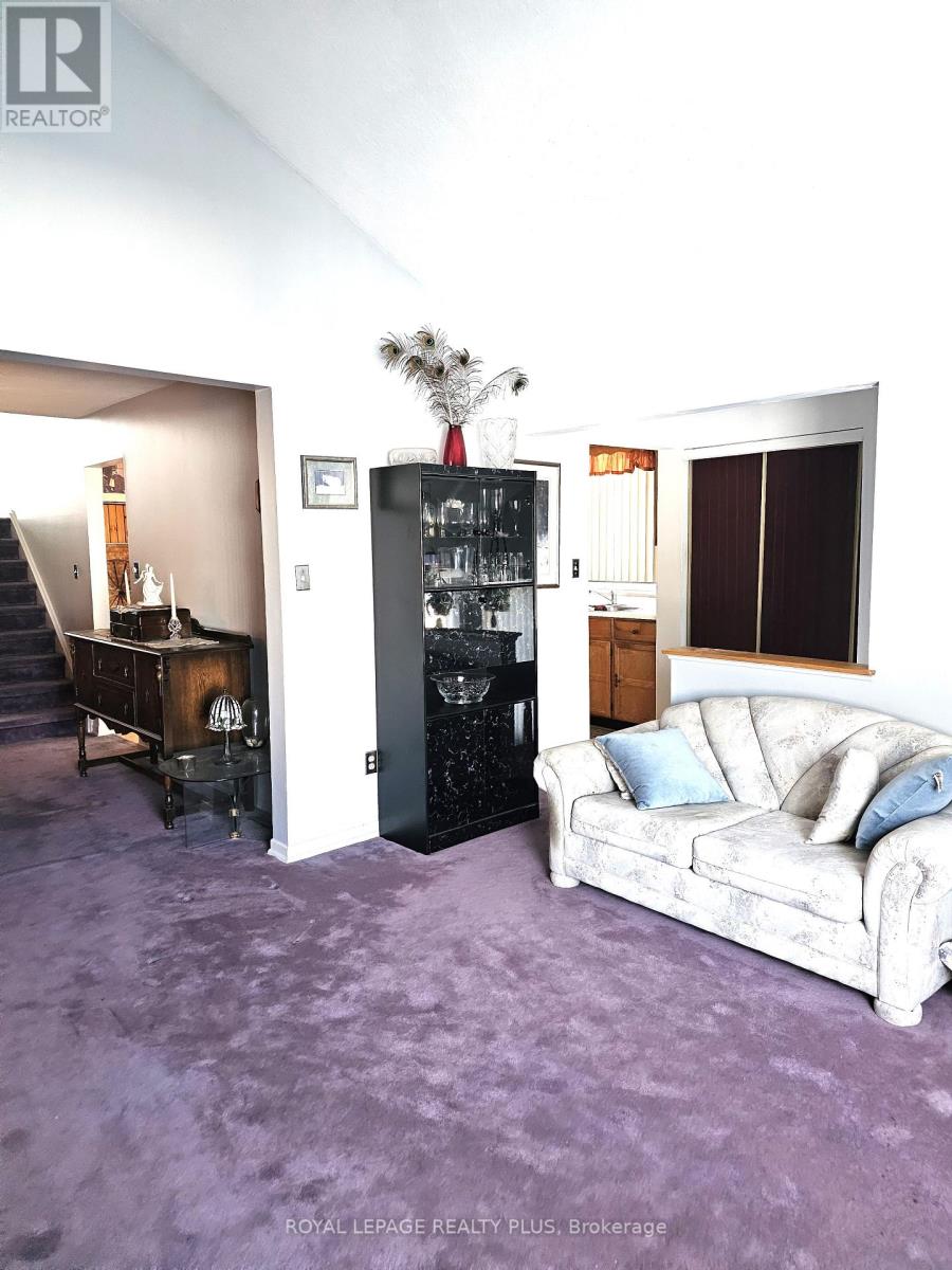4170 TREETOP CRESCENT - 6