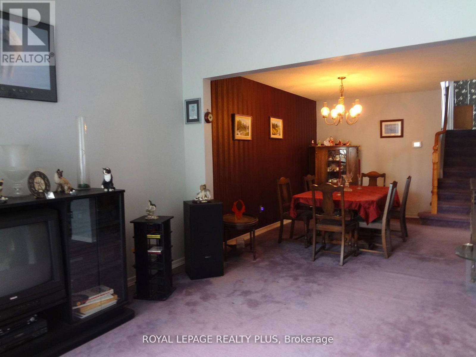 4170 TREETOP CRESCENT - 7