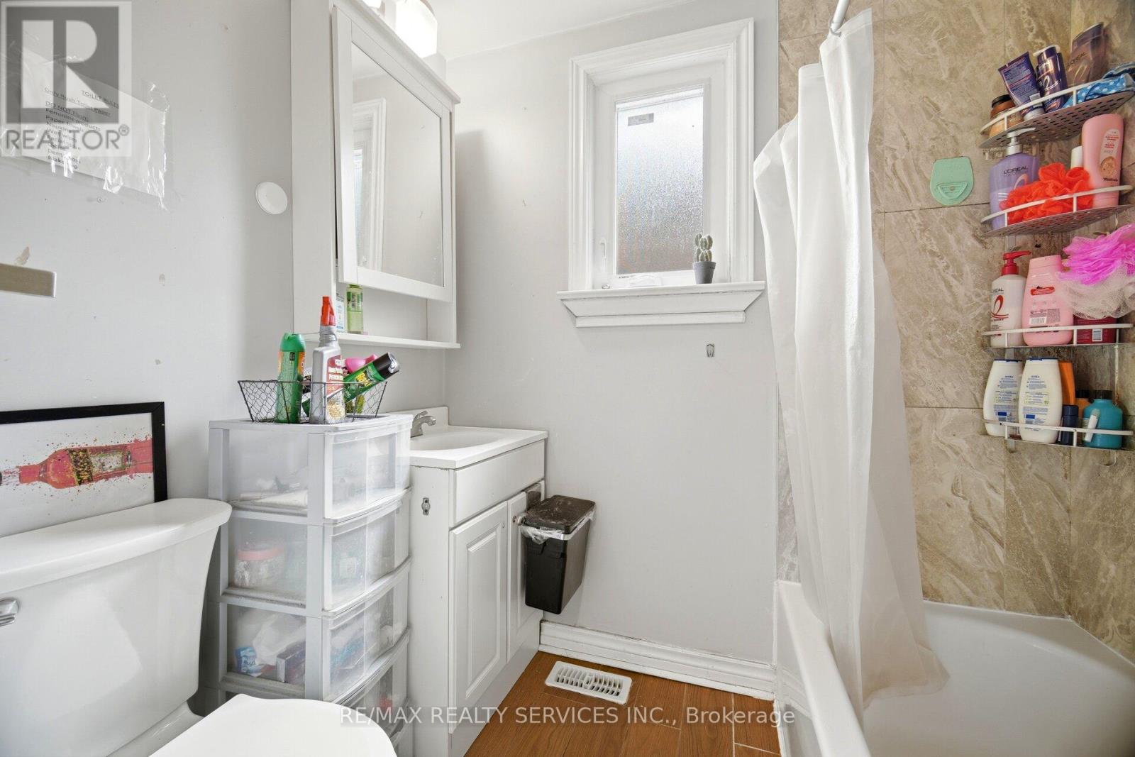 30 ELDER AVENUE - 12