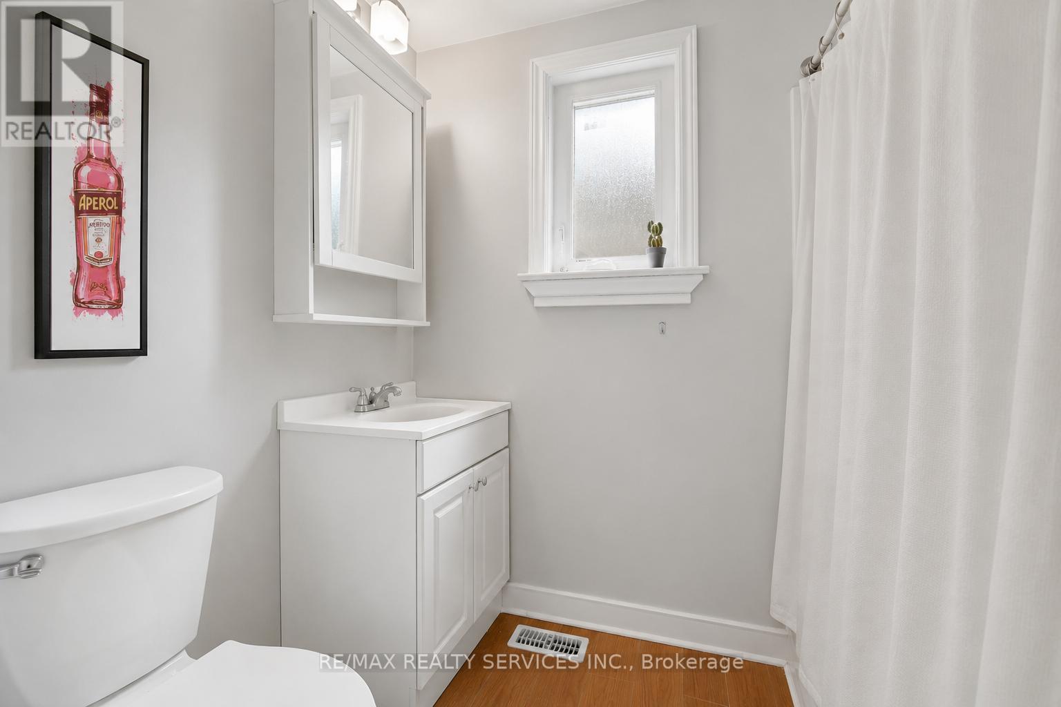 30 ELDER AVENUE - 13