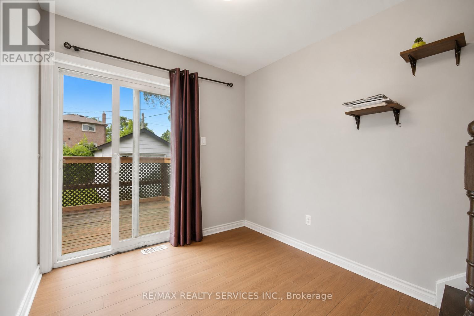 30 ELDER AVENUE - 17