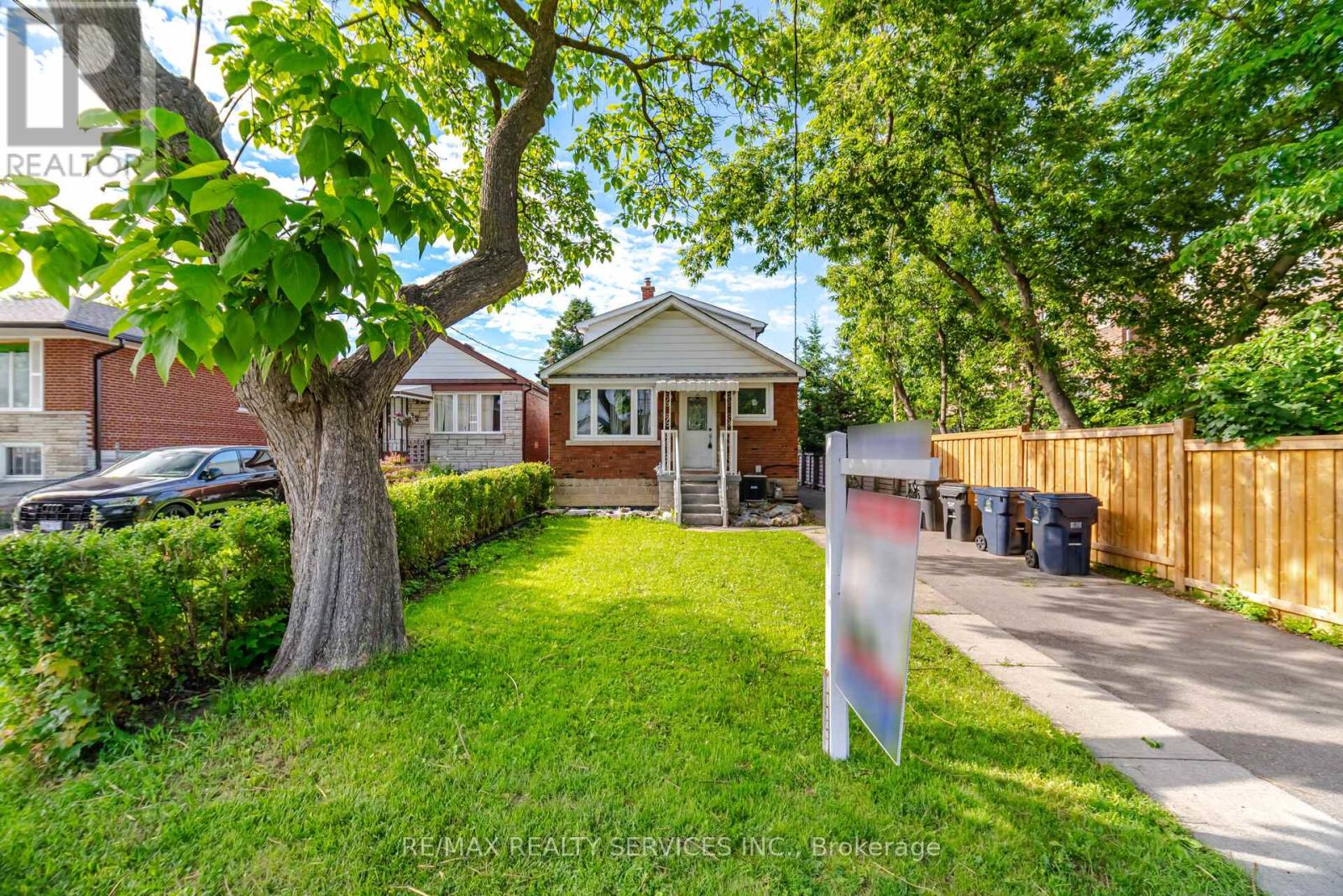 30 ELDER AVENUE - 2