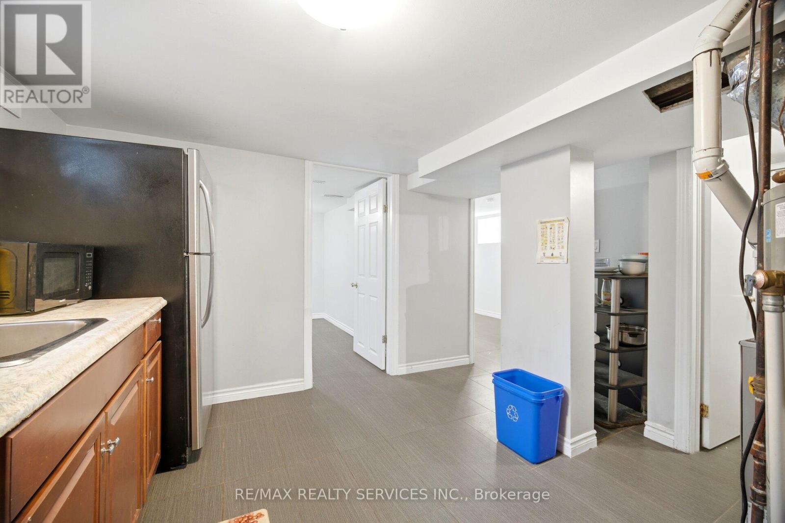 30 ELDER AVENUE - 20