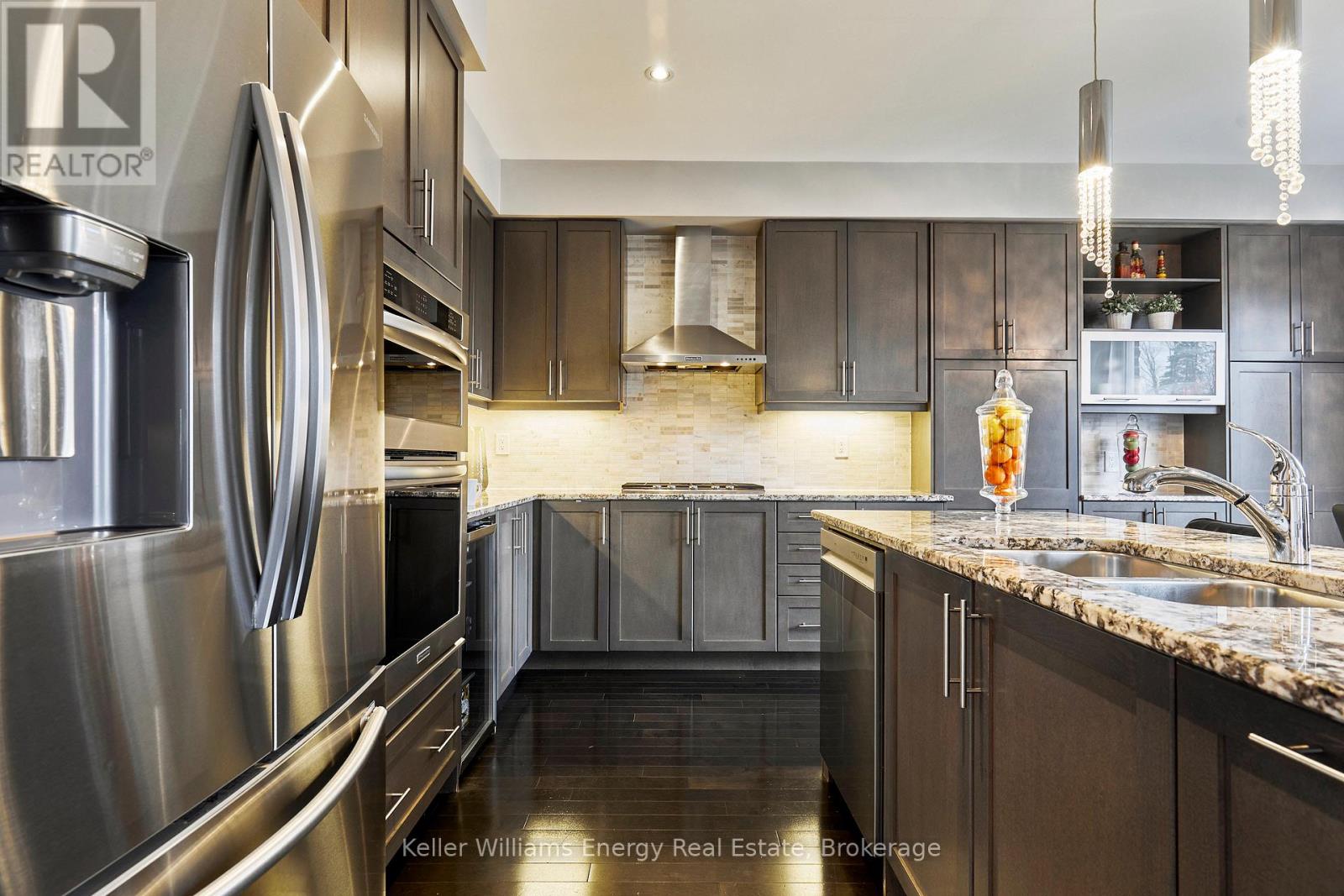 50 RUMBELLOW CRESCENT - 16