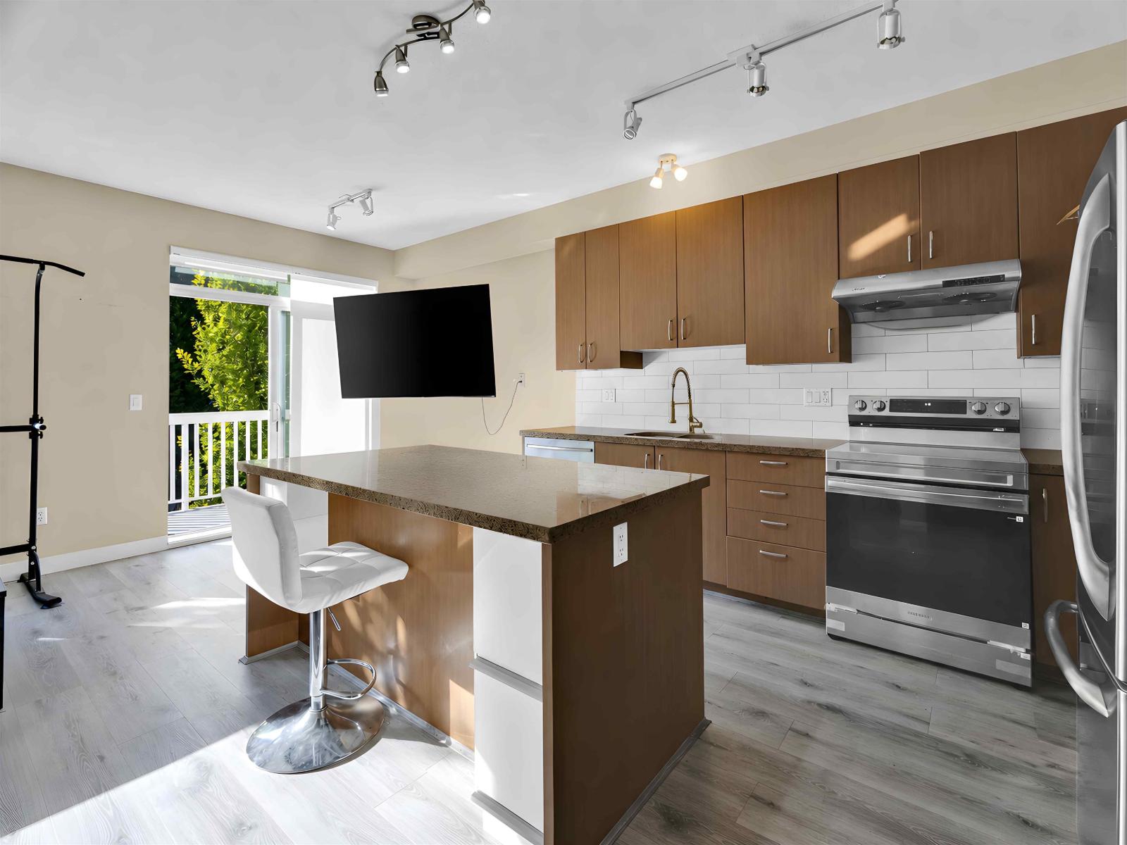 #33-8355 DELSOM Way, Delta