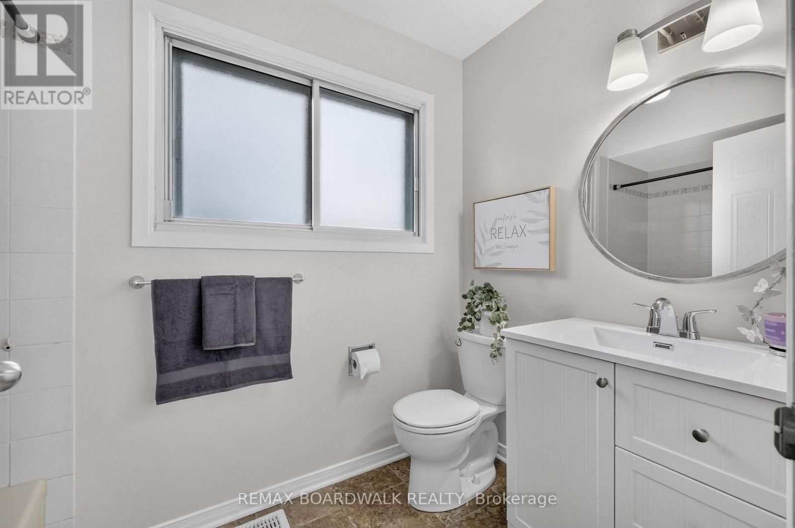4 Bed, 3 Bath House for Sale in Ottawa – 735 CLEARCREST CRESCENT, Ottawa – MLS# X13496590 - Image 20