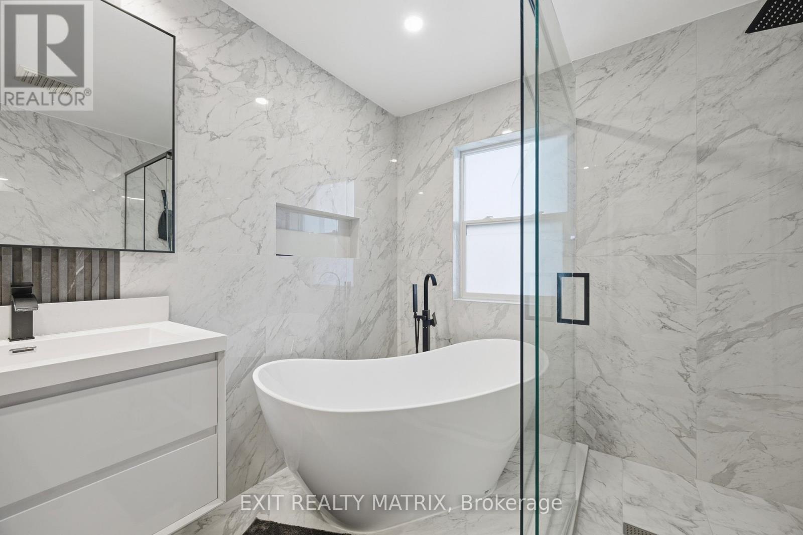 3 Bed, 2 Bath House for Sale in Ottawa – 1511 RUMFORD DRIVE, Ottawa – MLS# X13496602 - Image 30