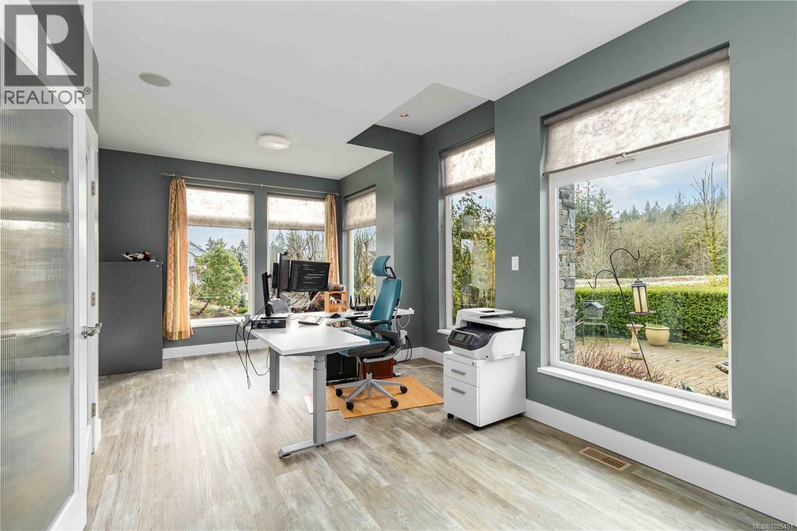 532 Sentinel Dr - 29