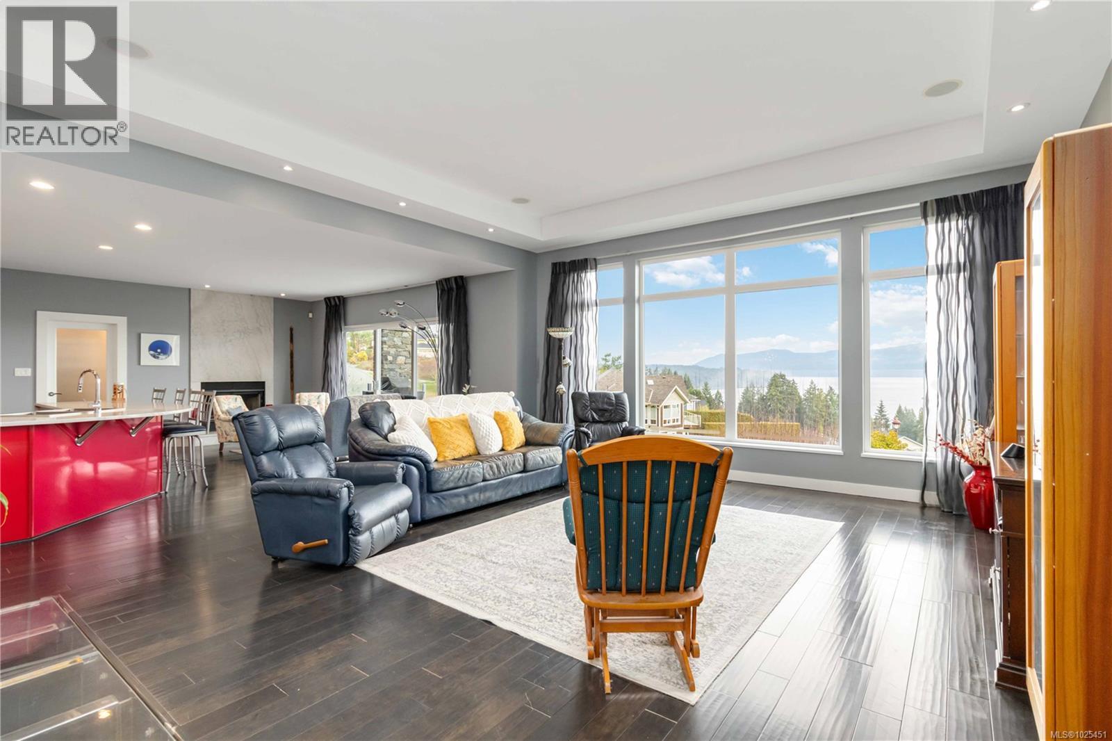 532 Sentinel Dr - 9