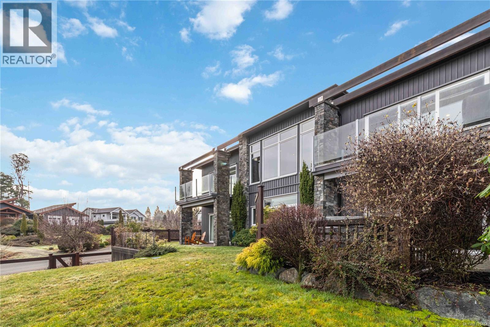 532 Sentinel Dr - 60