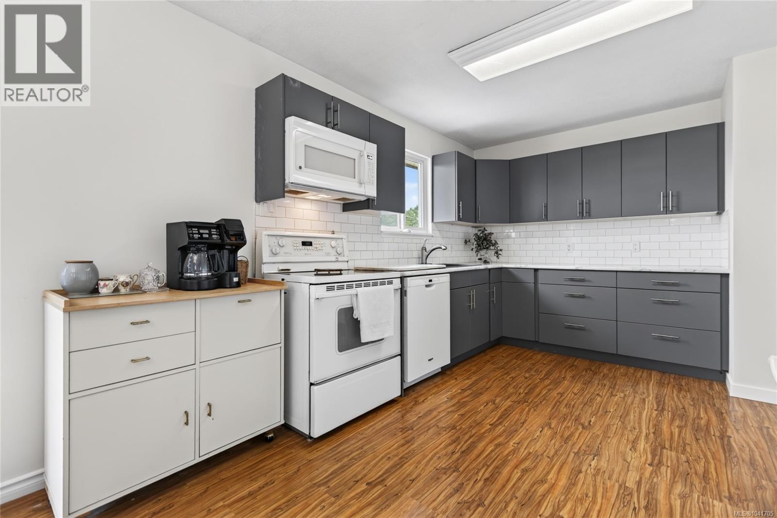 1929 Dogwood Dr - 18